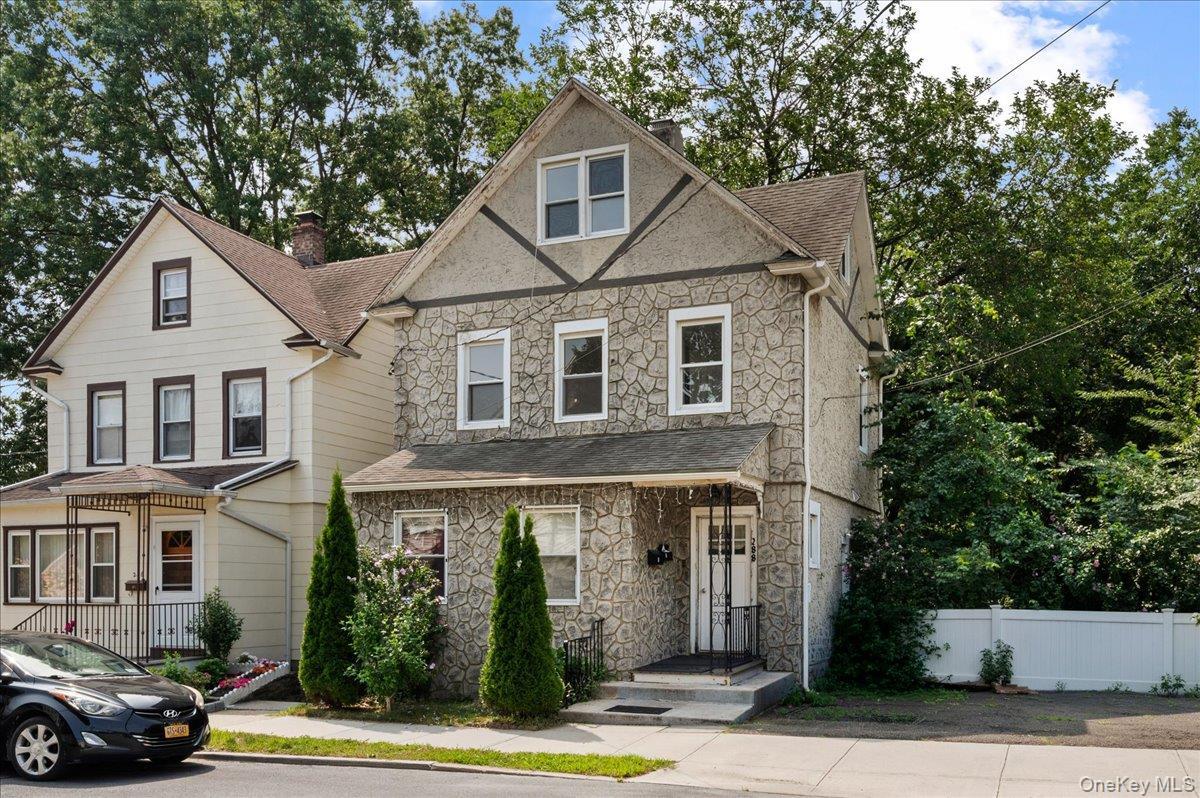Single Family Olivia Street Westchester County, NY 10573, MLS-1034173-2