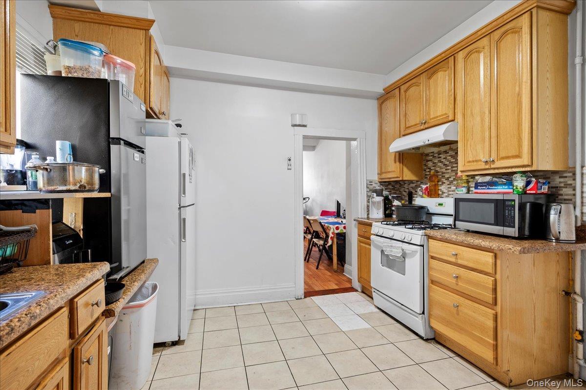 Single Family Olivia Street Westchester County, NY 10573, MLS-1034173-7