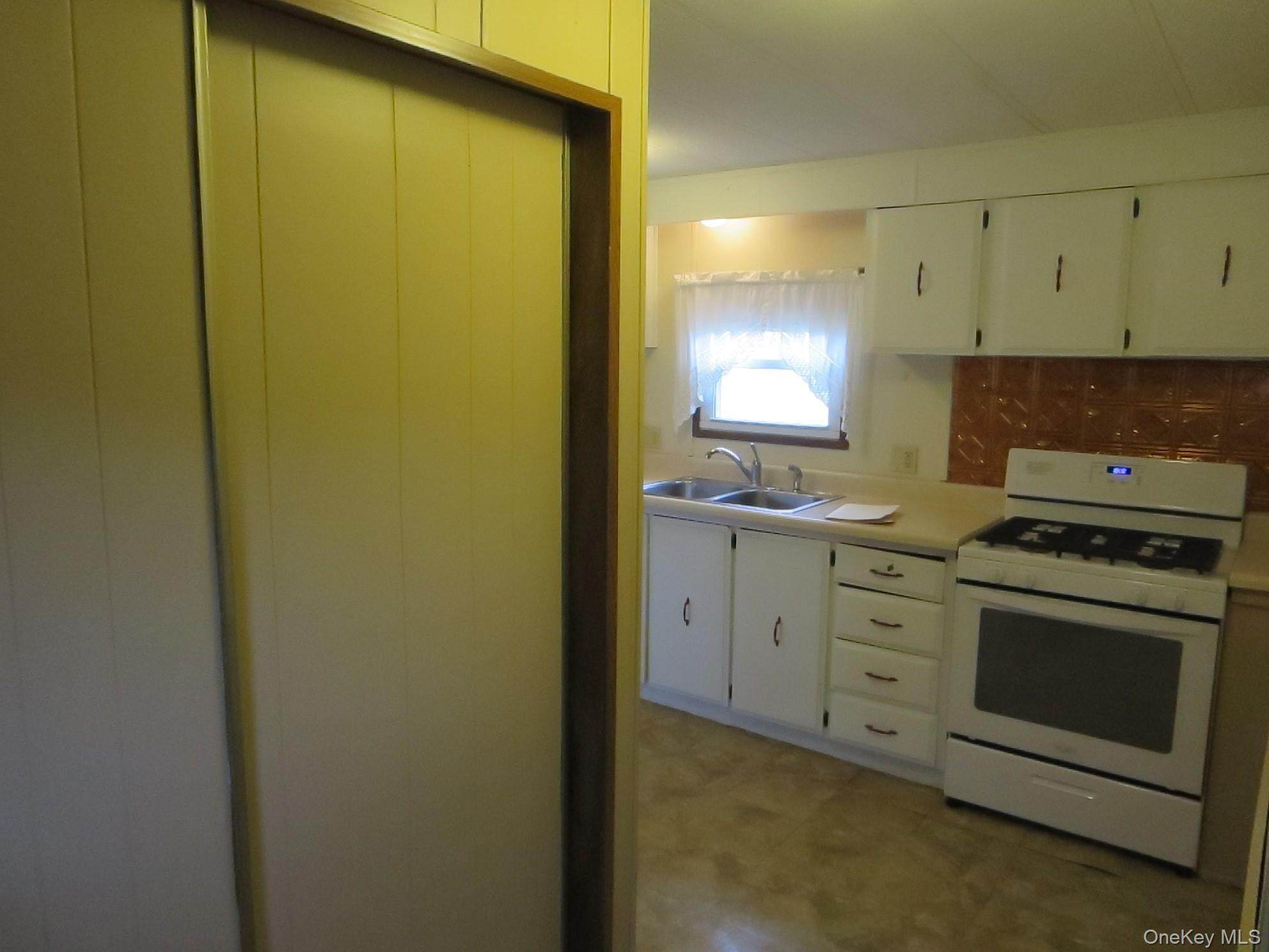 Single Family Mallard  Dutchess County, NY 12522, MLS-1034195-9