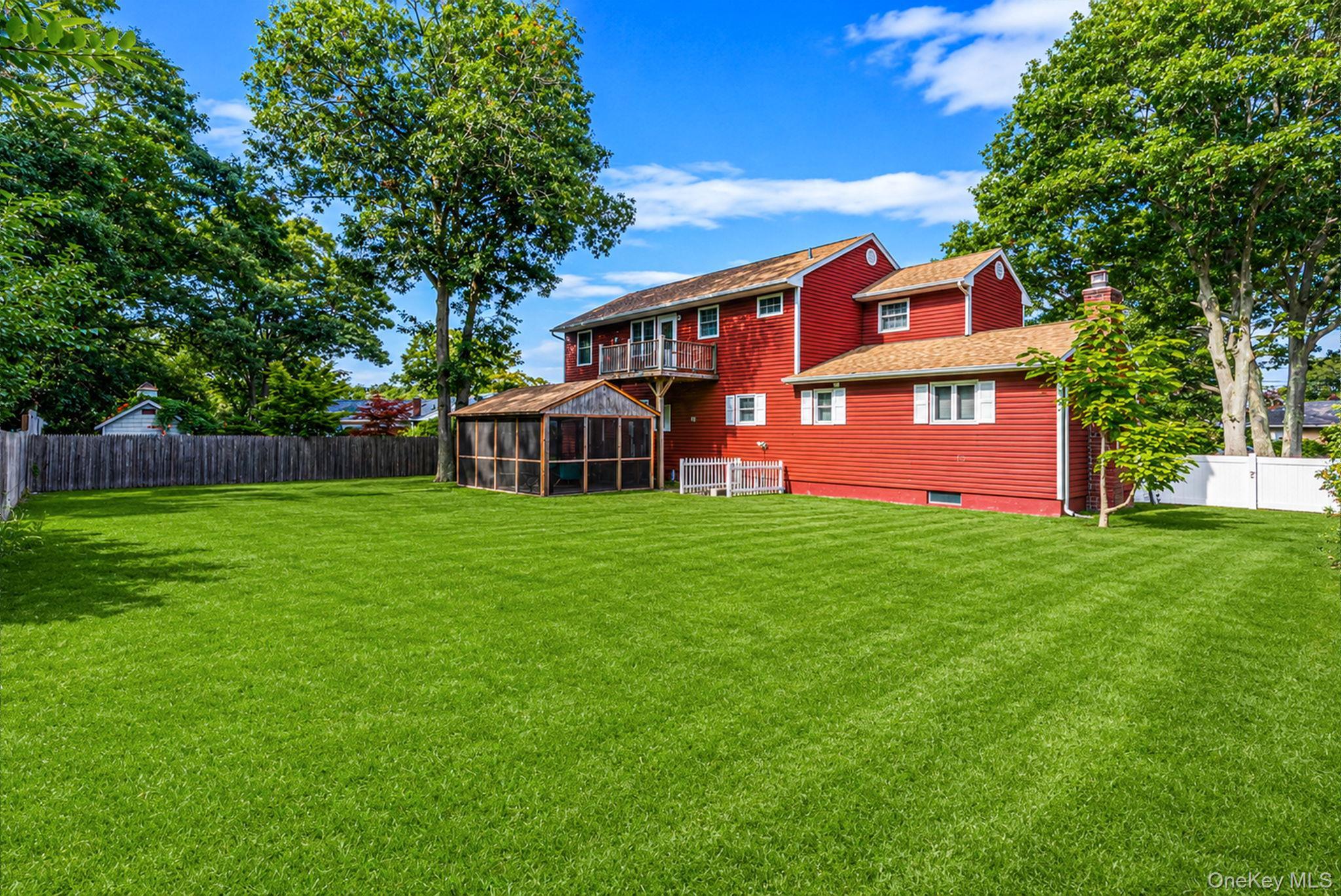 Single Family Wilstan Avenue  Suffolk County, NY 11772, MLS-1034208-33