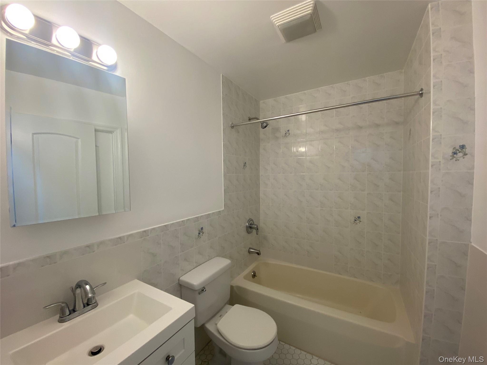Single Family 69th Street Queens, NY 11385, MLS-1034215-8