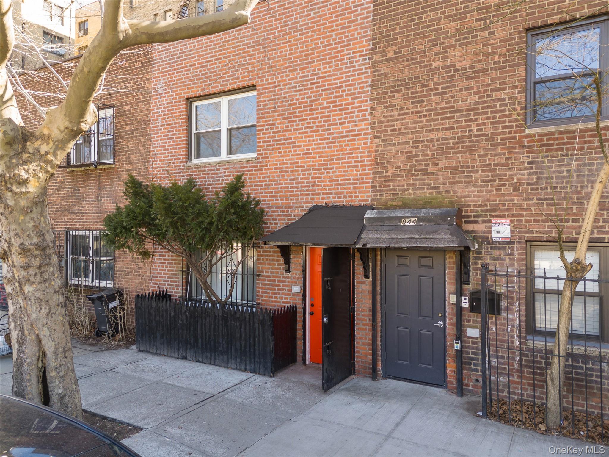 Single Family Gerard Avenue Bronx, NY 10452, MLS-1034261-18