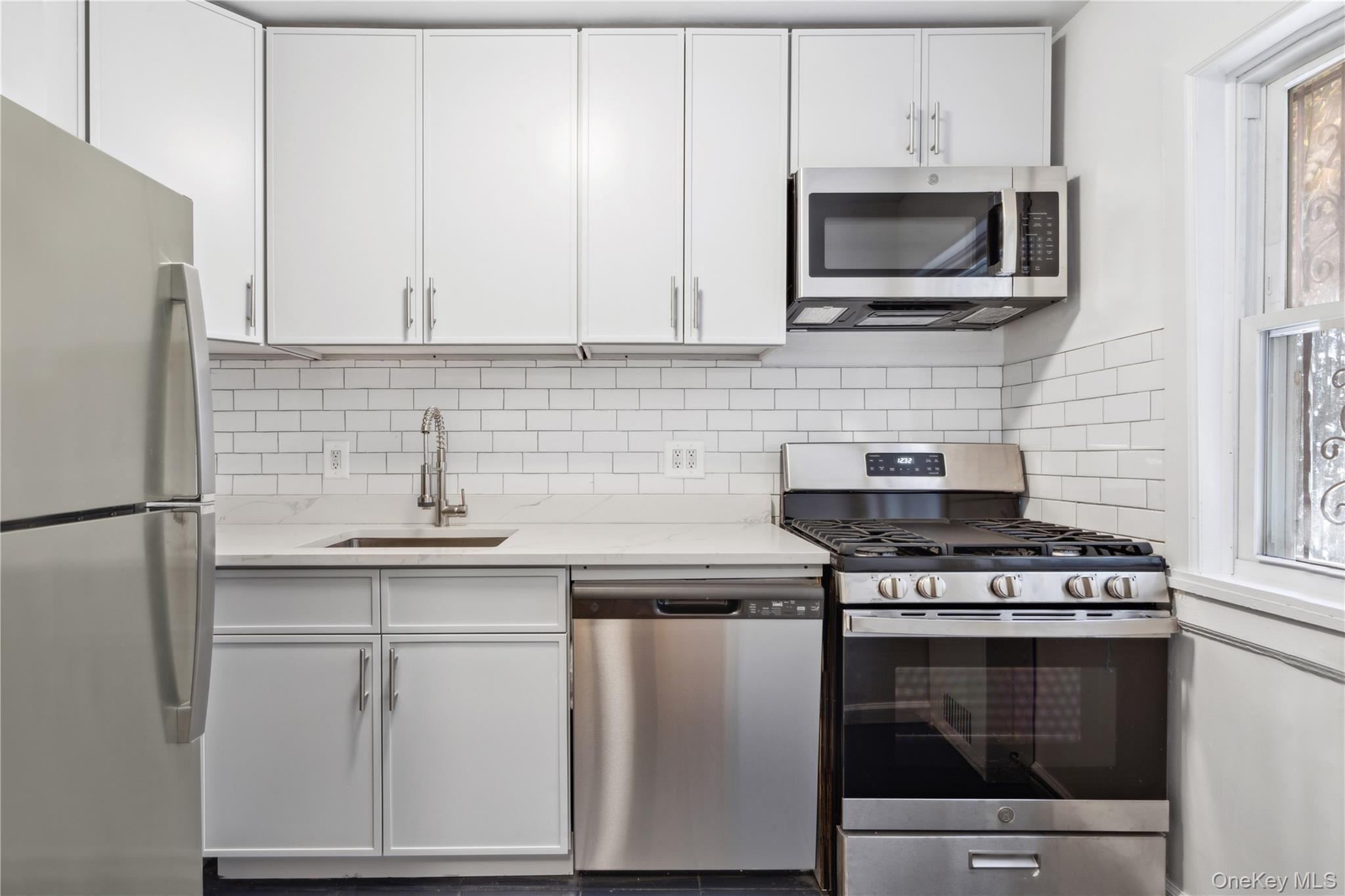 Single Family Gerard Avenue Bronx, NY 10452, MLS-1034261-5