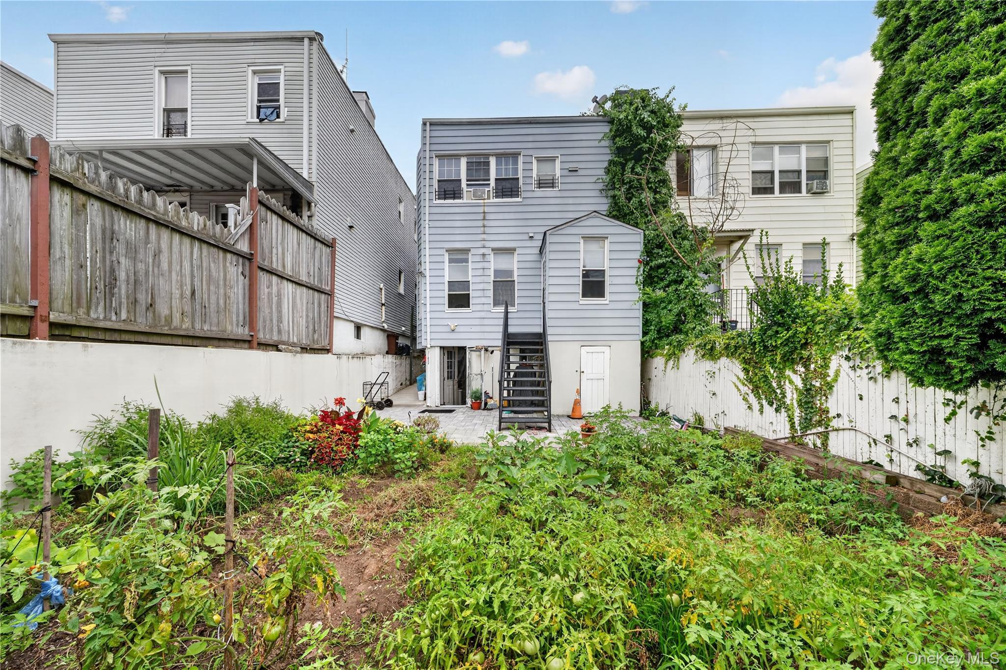 Single Family Park Lane S Queens, NY 11421, MLS-1034285-18