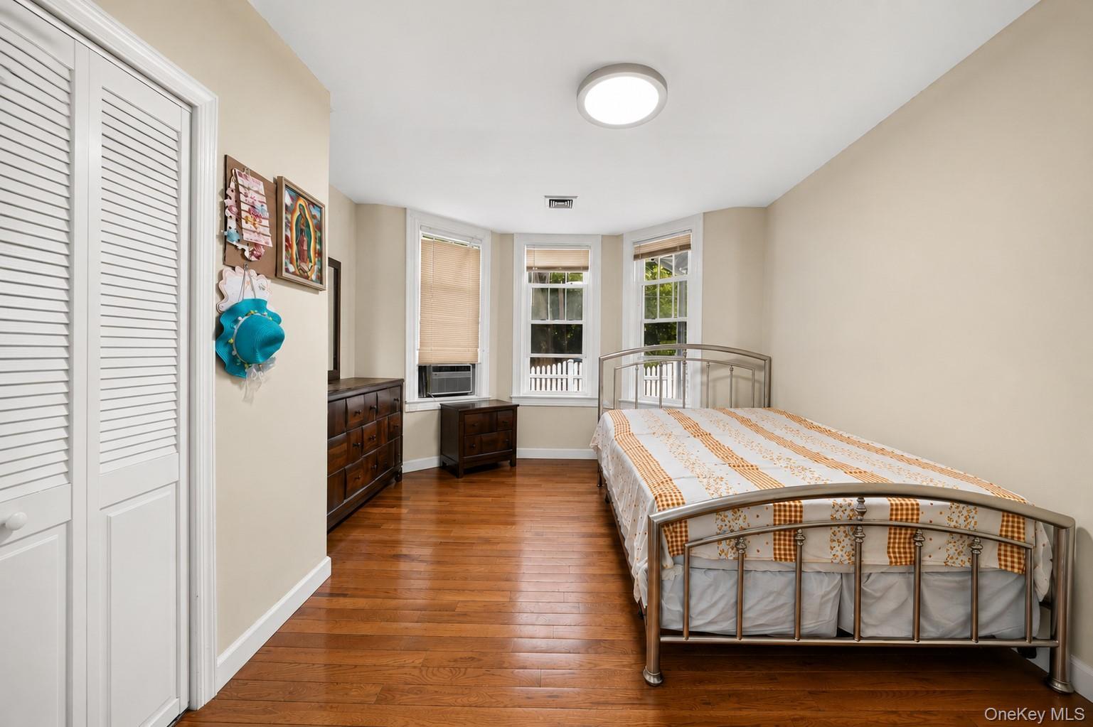 Single Family Park Lane S Queens, NY 11421, MLS-1034285-6
