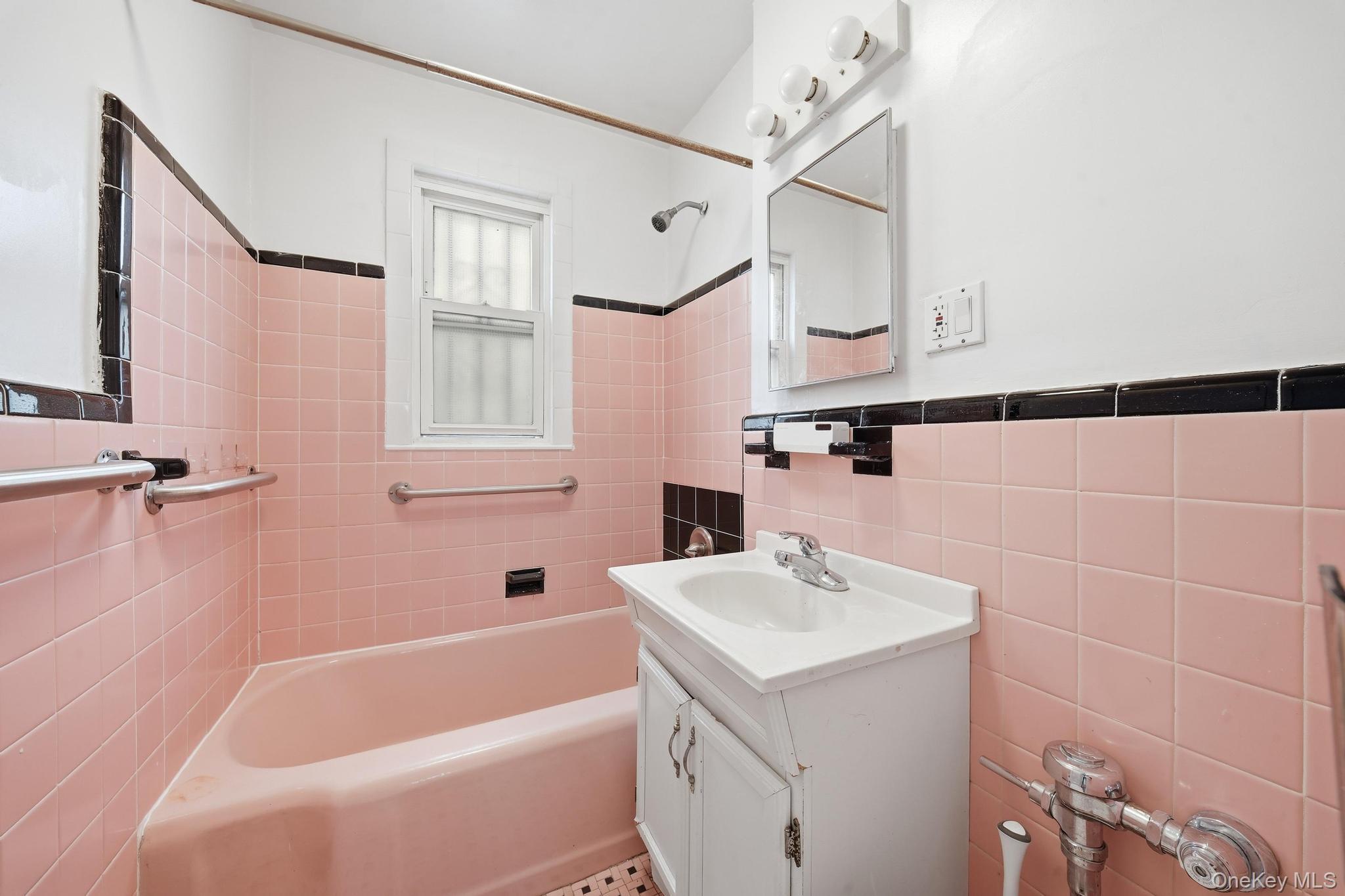 Single Family 187th Street Queens, NY 11365, MLS-1034337-12