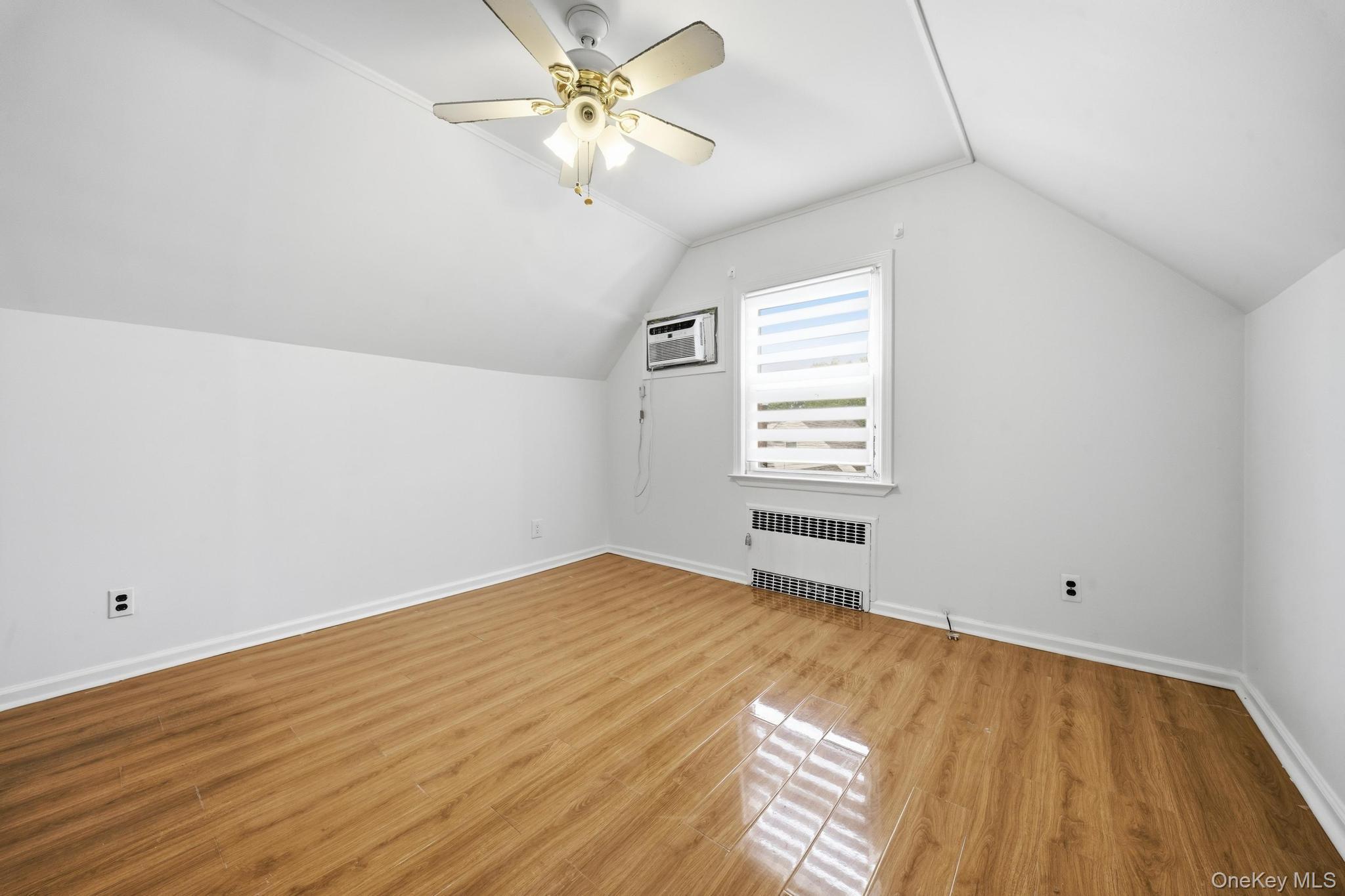 Single Family 187th Street Queens, NY 11365, MLS-1034337-18