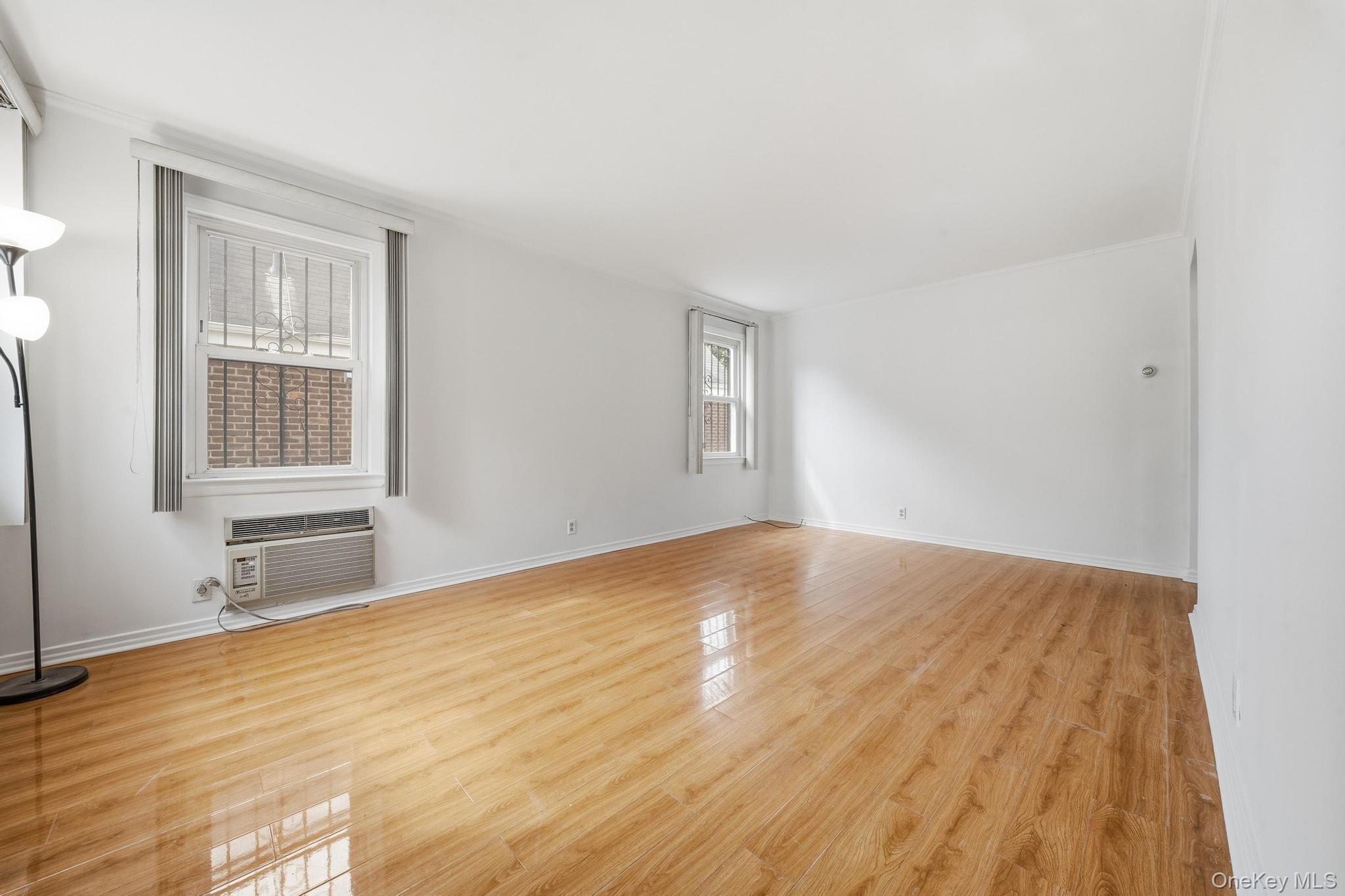 Single Family 187th Street Queens, NY 11365, MLS-1034337-4