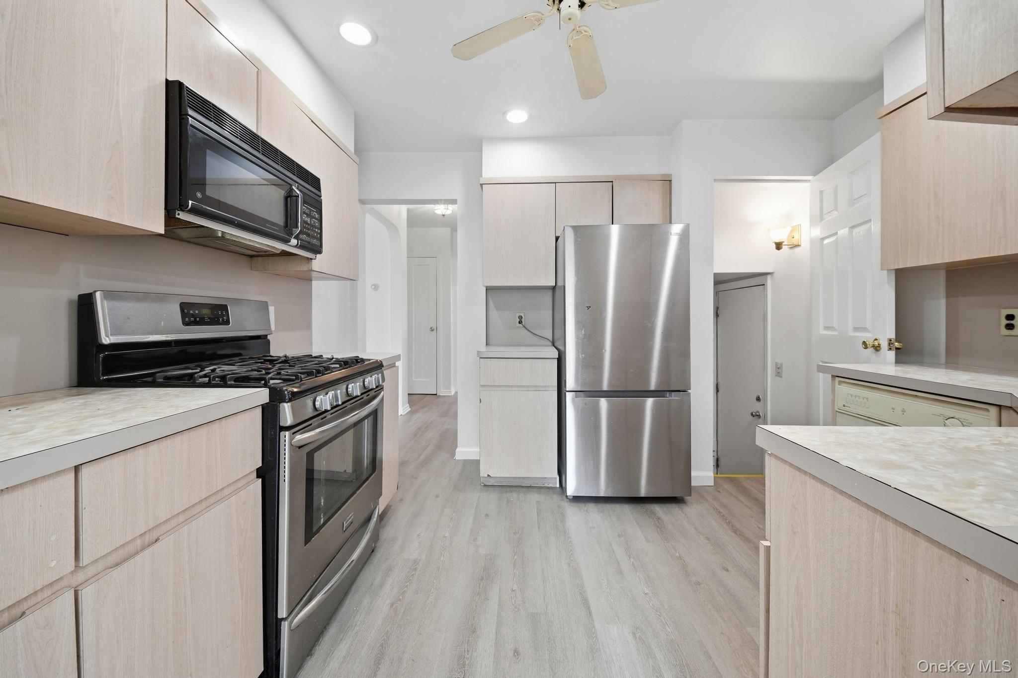 Single Family 187th Street Queens, NY 11365, MLS-1034337-5