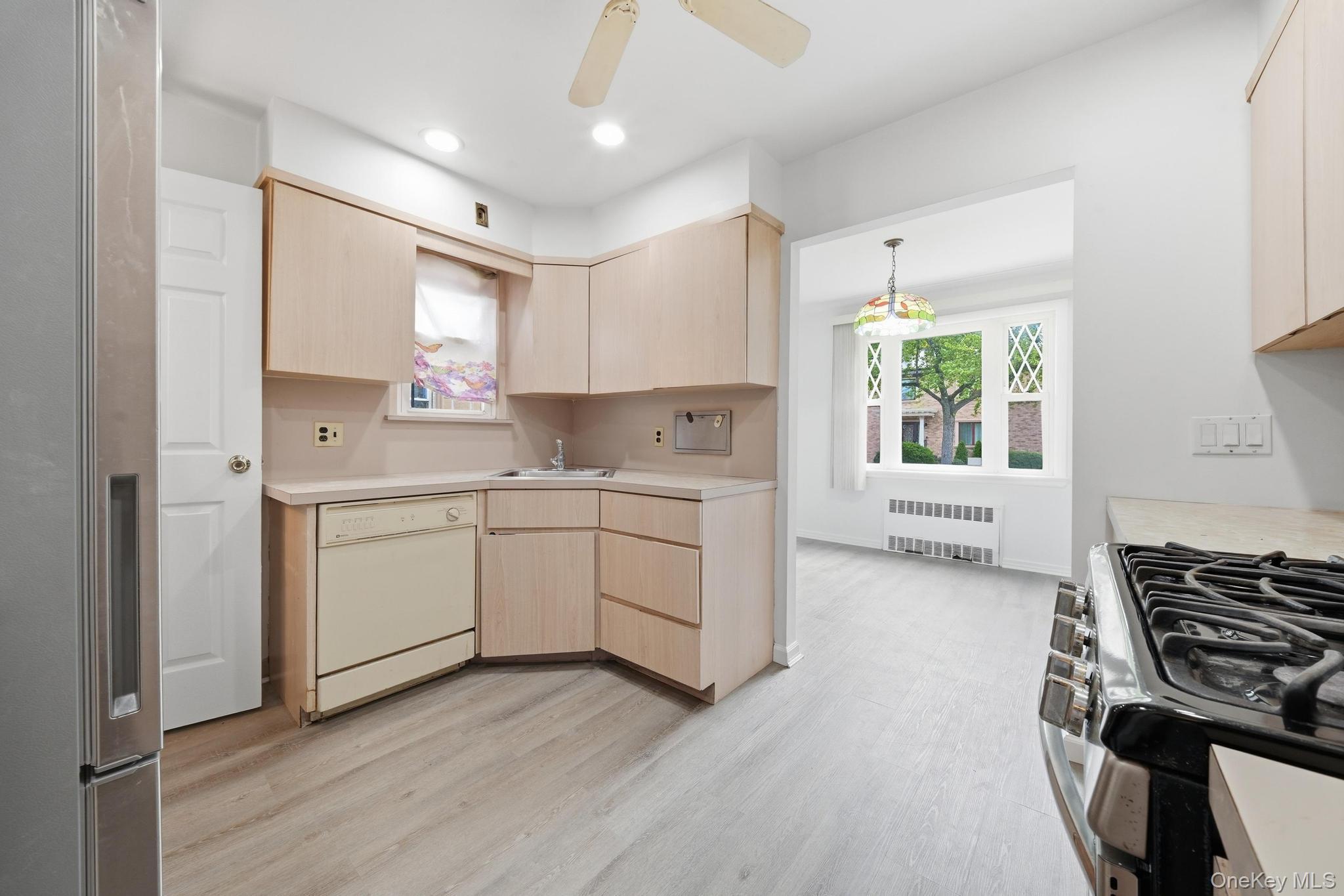 Single Family 187th Street Queens, NY 11365, MLS-1034337-7