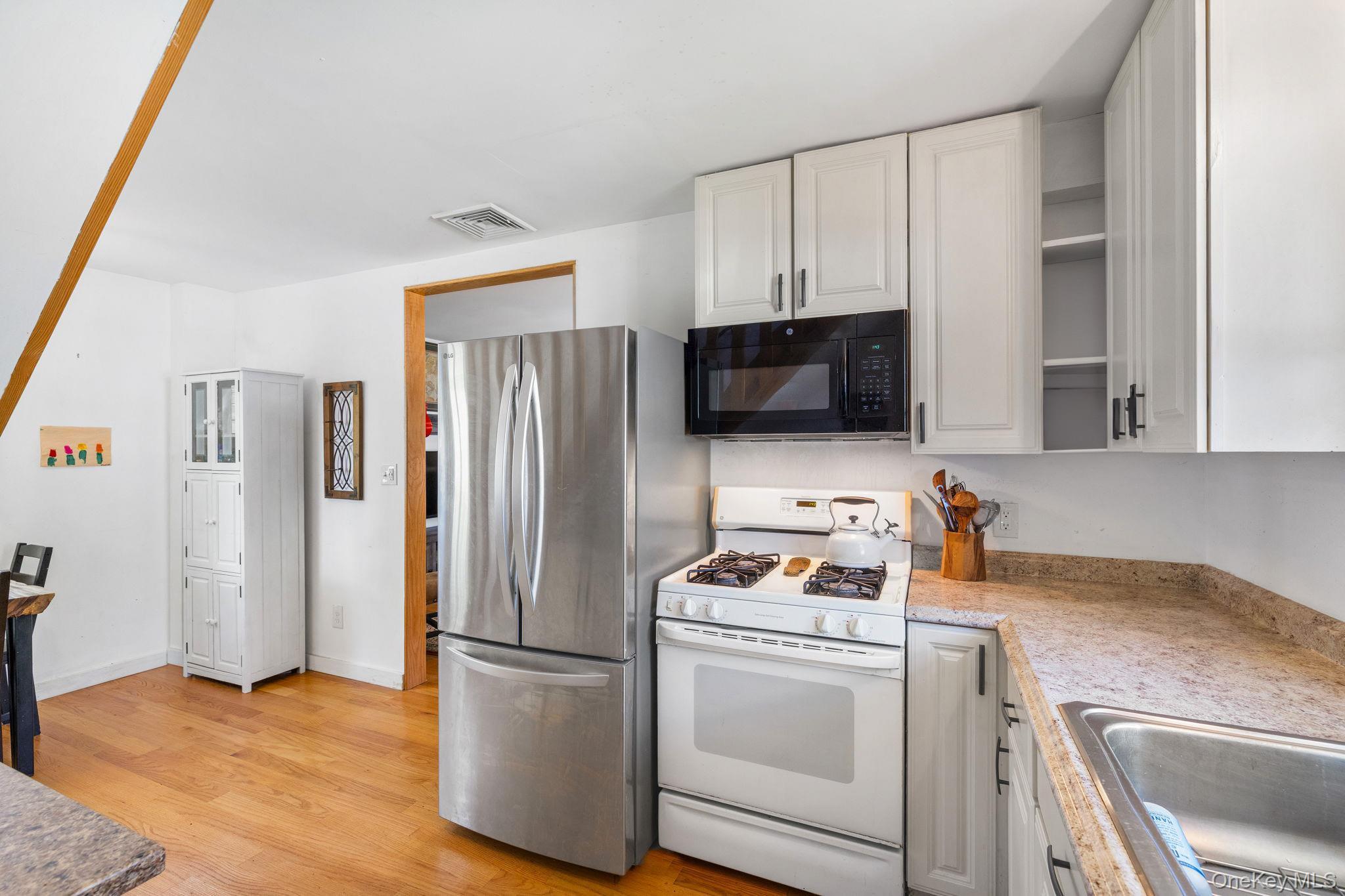 Single Family Willow Avenue  Rockland County, NY 10960, MLS-1034342-9