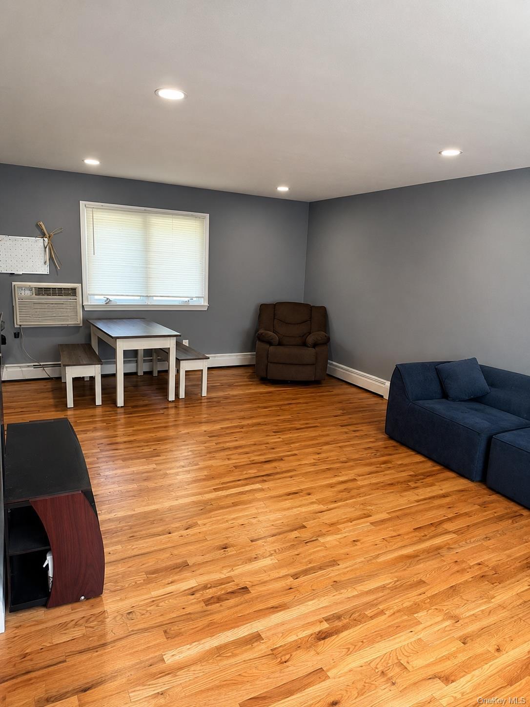 Single Family West End Avenue  Suffolk County, NY 11967, MLS-1034356-5