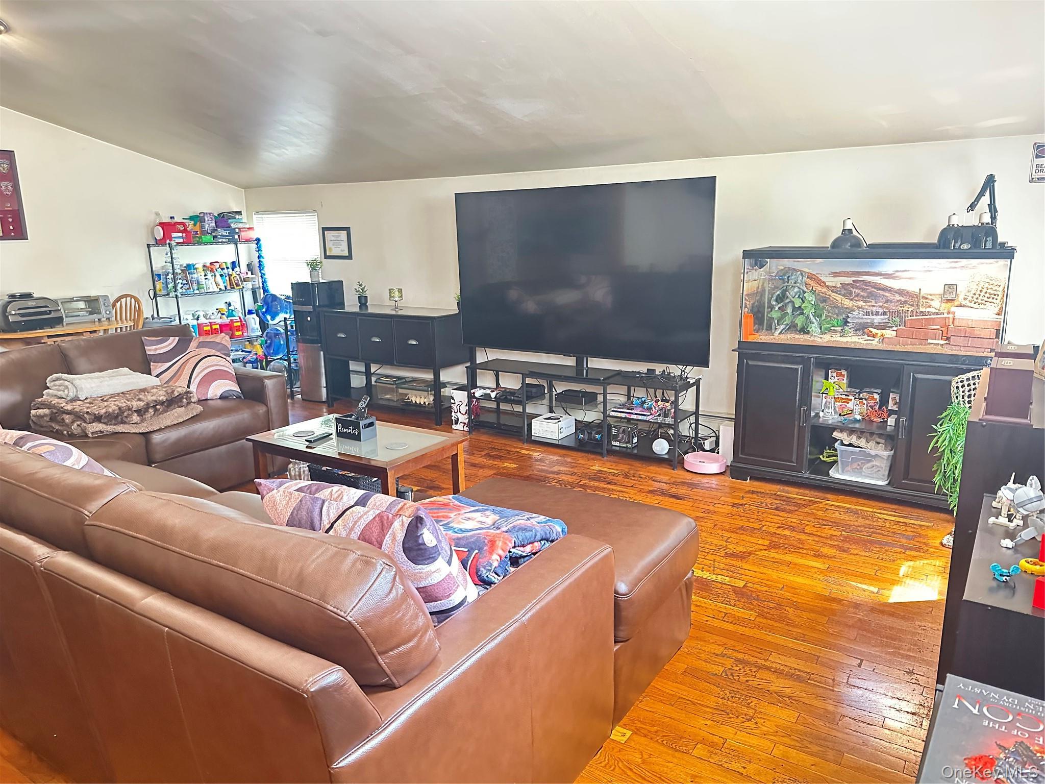Single Family Charles Lane Queens, NY 11413, MLS-1034359-5