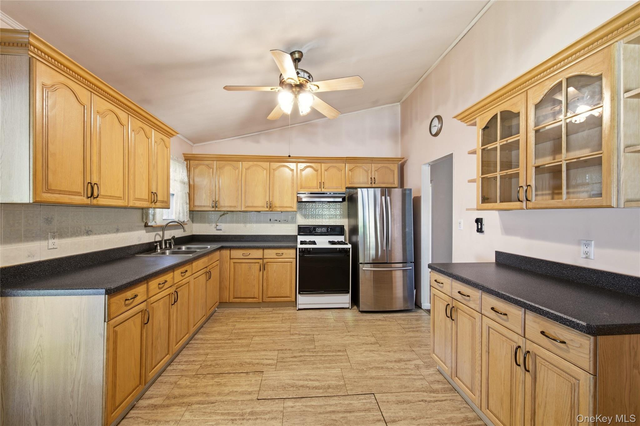 Single Family Penn Drive Suffolk County, NY 11787, MLS-1034371-5