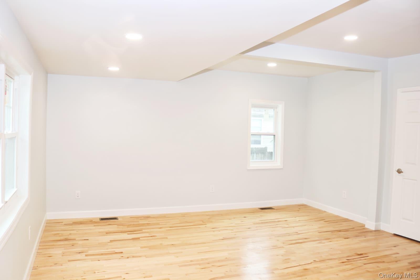 Single Family Randall Avenue Nassau County, NY 11563, MLS-1034403-5
