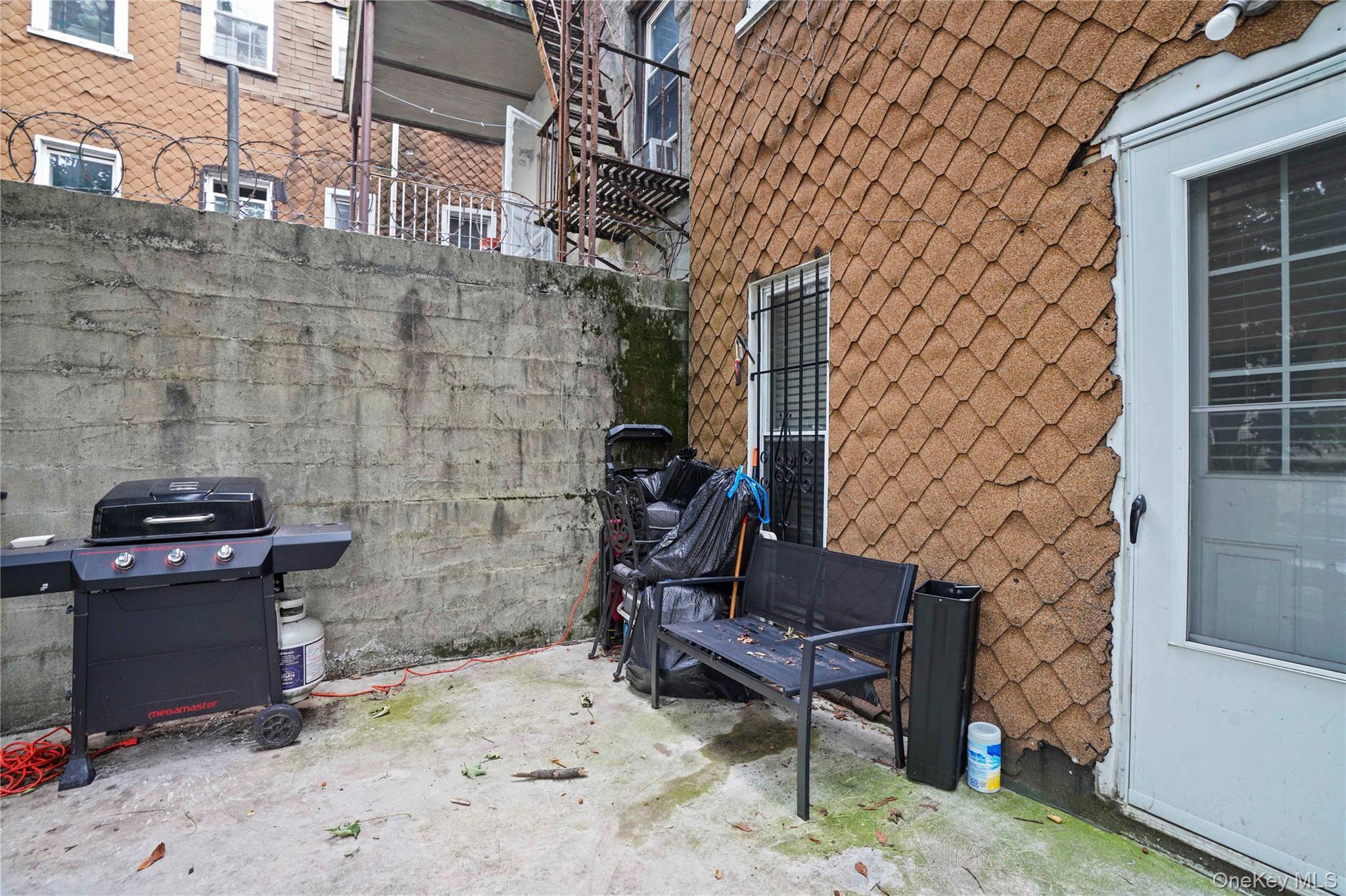 Single Family E 183rd Street Bronx, NY 10458, MLS-1034413-17