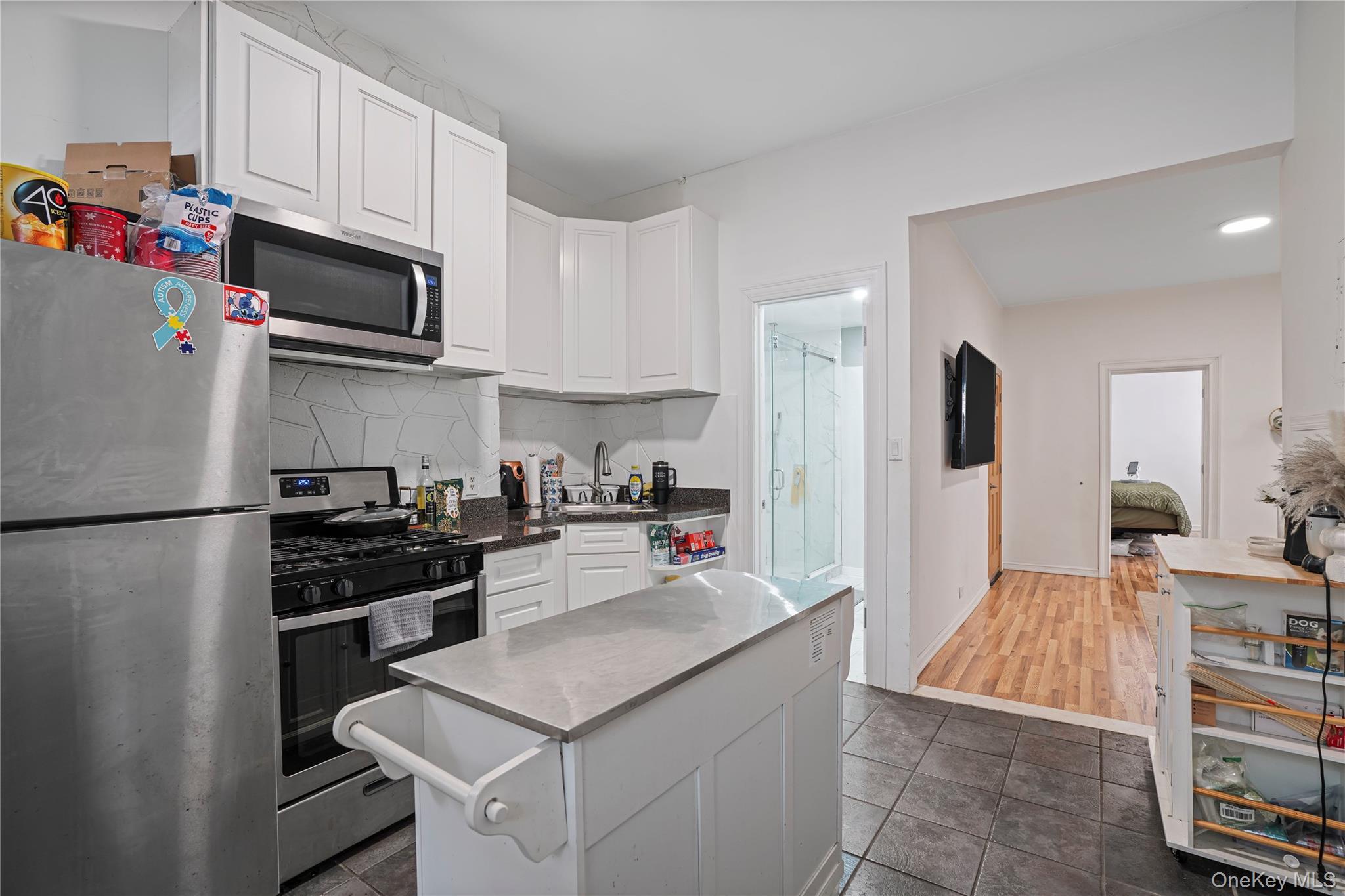 Single Family E 183rd Street Bronx, NY 10458, MLS-1034413-19