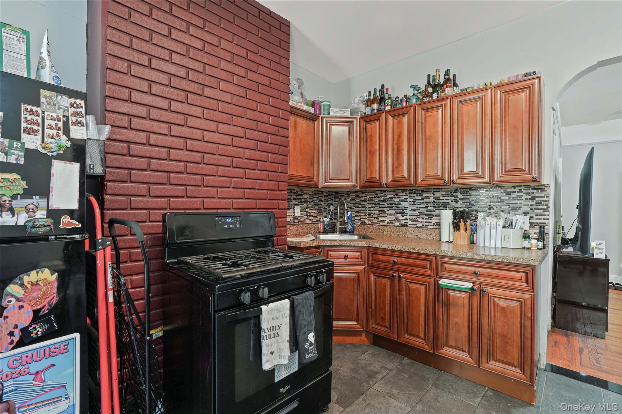Single Family E 183rd Street Bronx, NY 10458, MLS-1034413-27