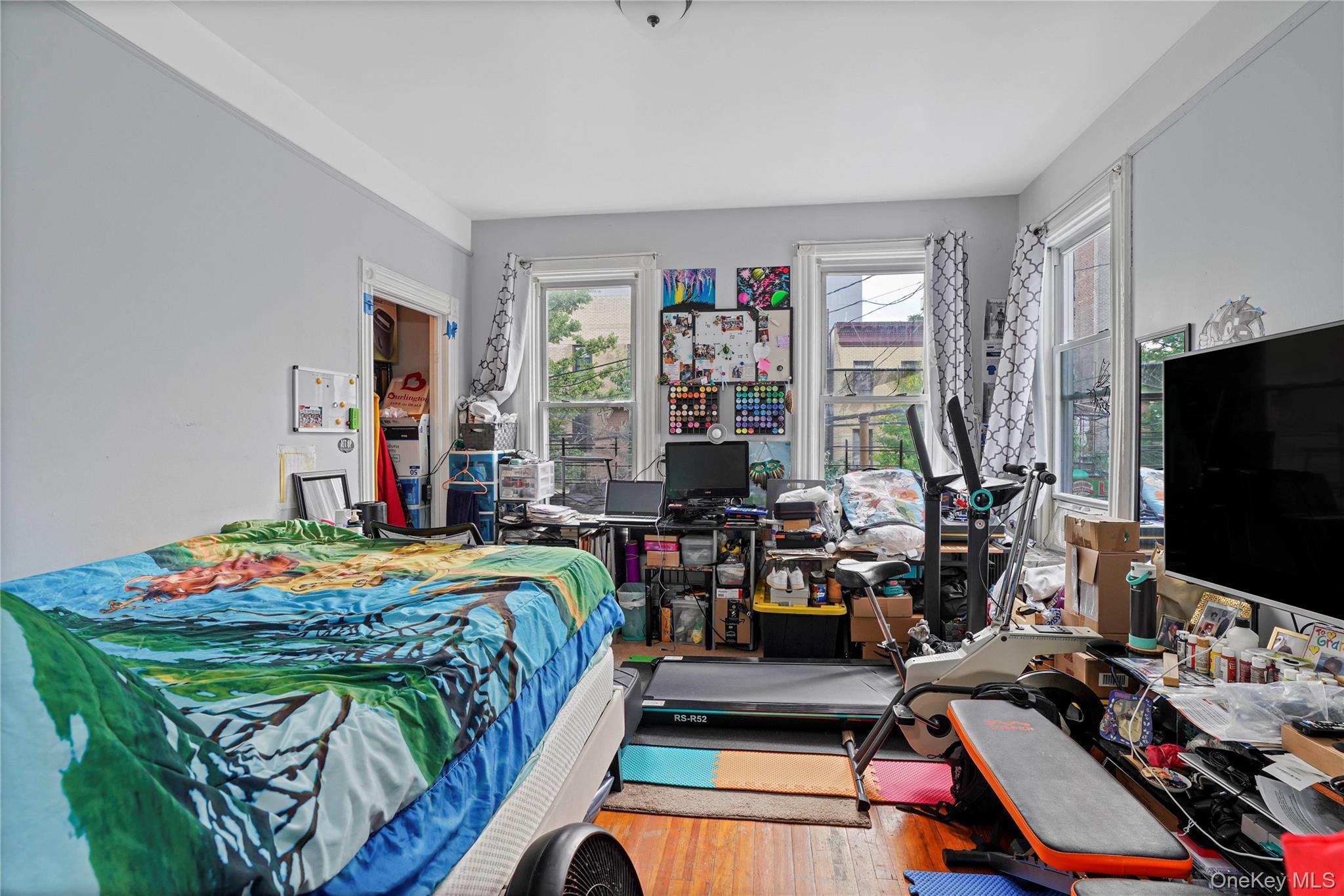 Single Family E 183rd Street Bronx, NY 10458, MLS-1034413-29