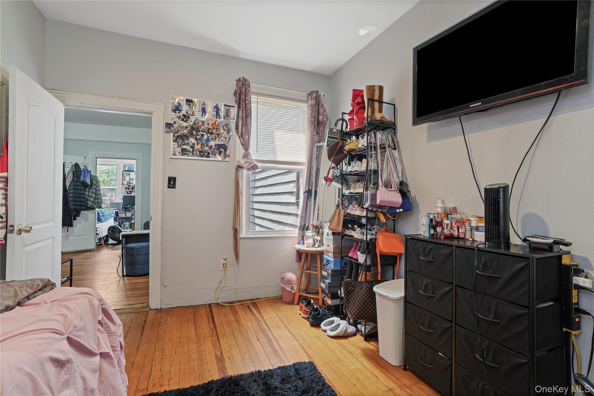 Single Family E 183rd Street Bronx, NY 10458, MLS-1034413-33