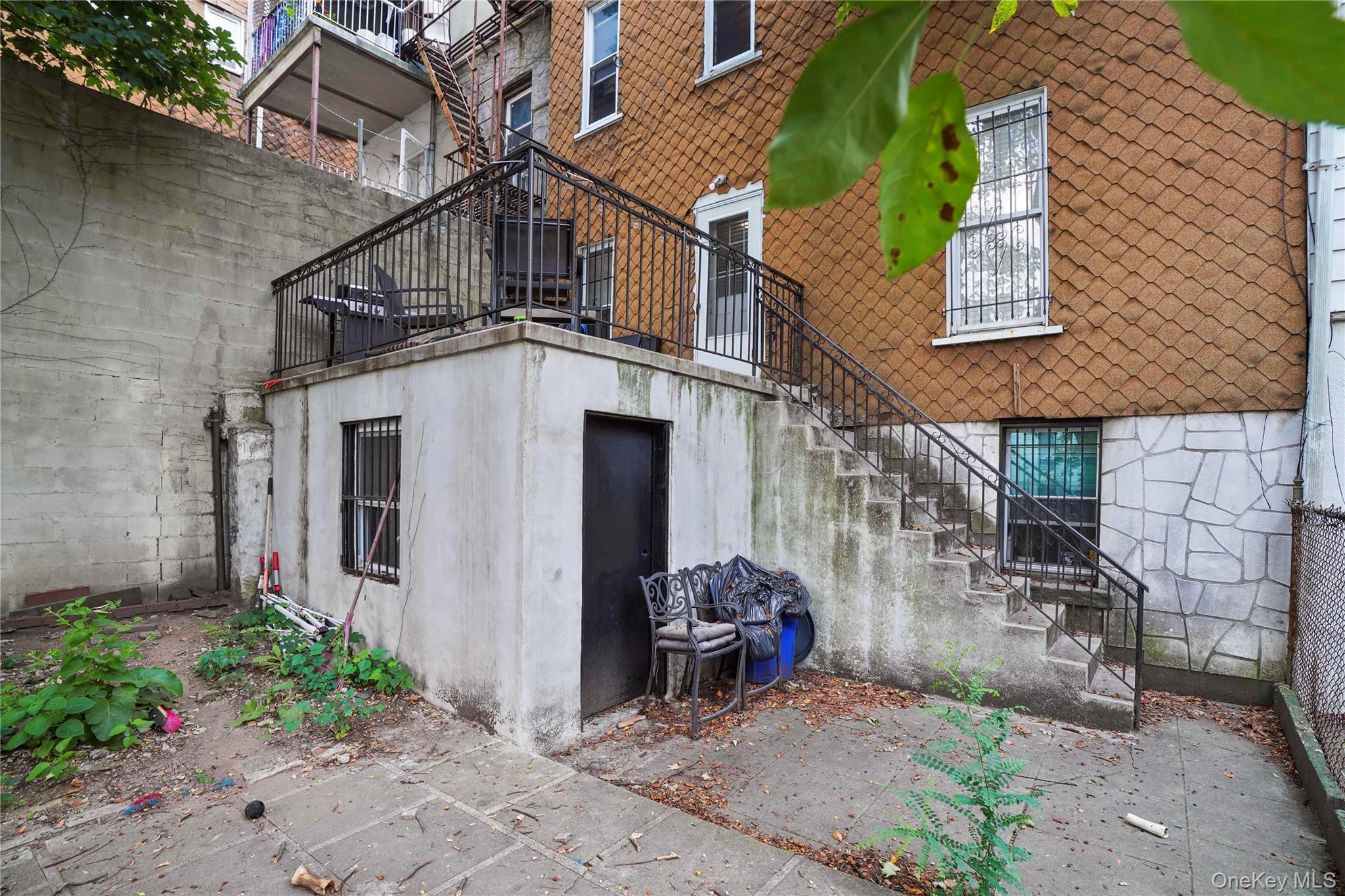 Single Family E 183rd Street Bronx, NY 10458, MLS-1034413-34