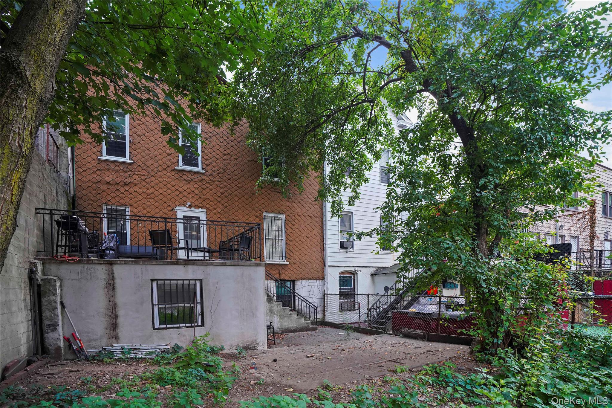 Single Family E 183rd Street Bronx, NY 10458, MLS-1034413-38