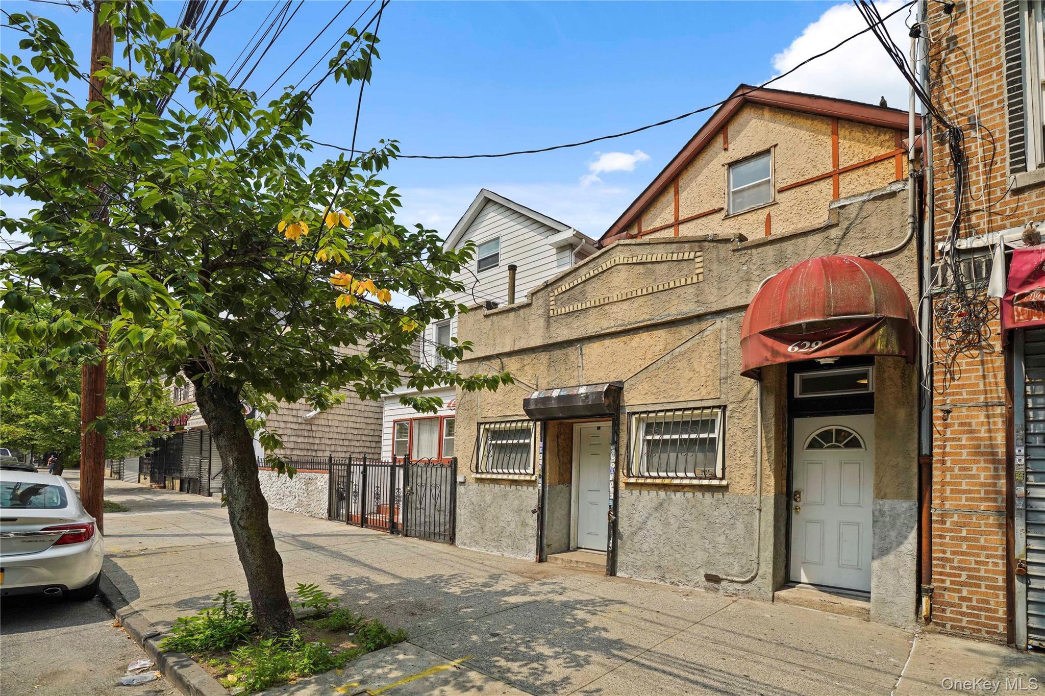 Single Family E 183rd Street Bronx, NY 10458, MLS-1034413-4