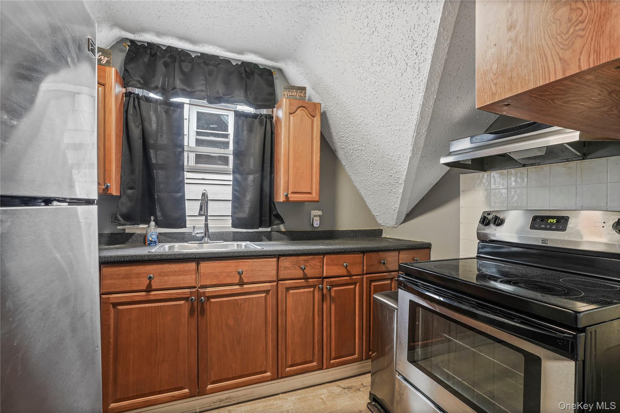 Single Family E 183rd Street Bronx, NY 10458, MLS-1034413-41