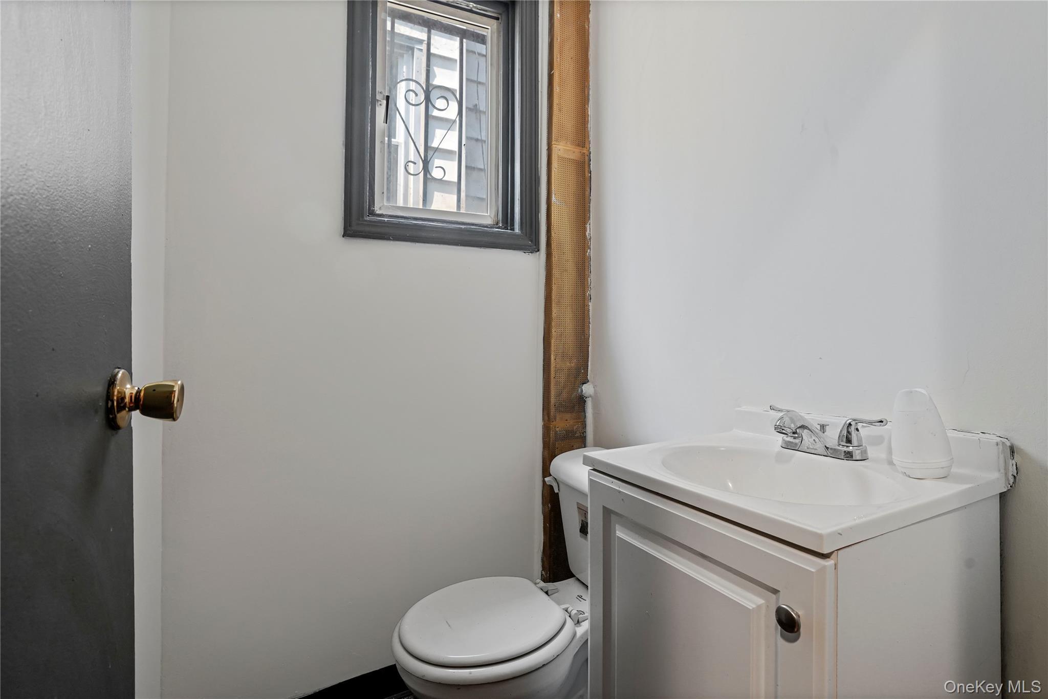 Single Family E 183rd Street Bronx, NY 10458, MLS-1034413-7