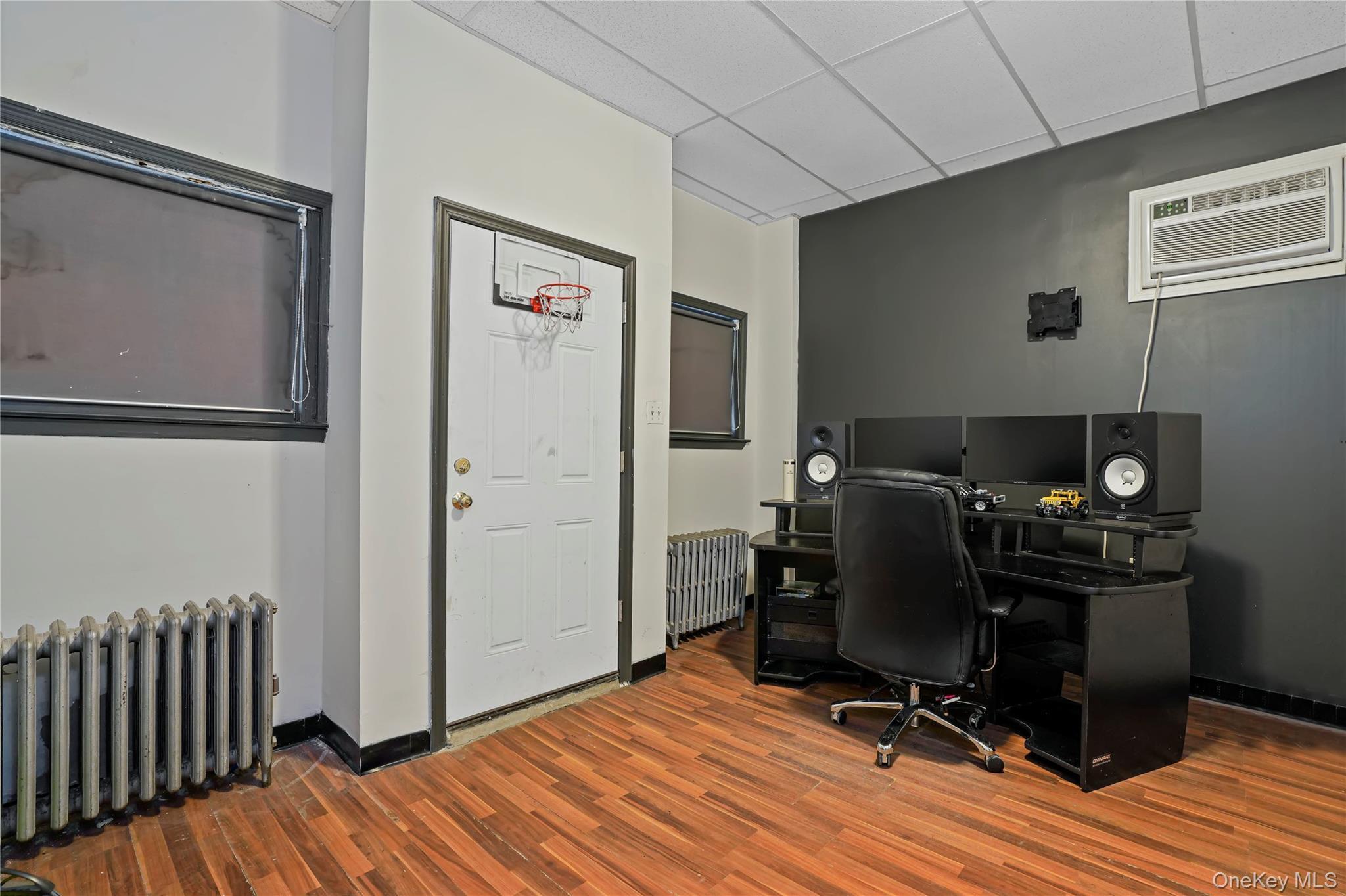Single Family E 183rd Street Bronx, NY 10458, MLS-1034413-8