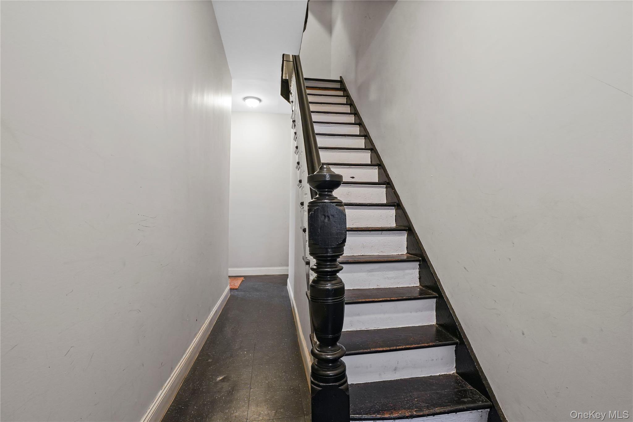 Single Family E 183rd Street Bronx, NY 10458, MLS-1034413-9