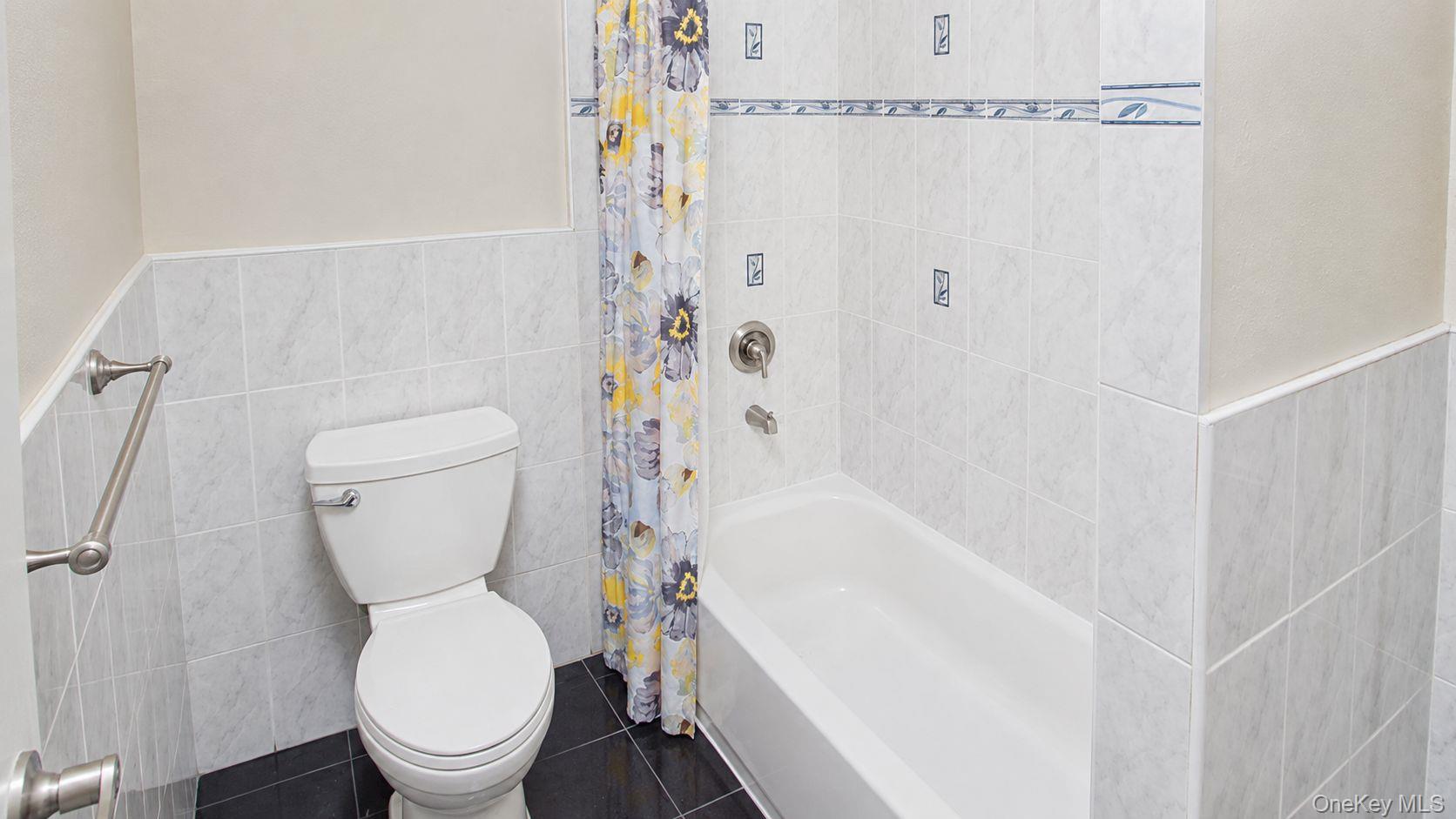 Single Family 192nd Street Queens, NY 11412, MLS-1034425-18