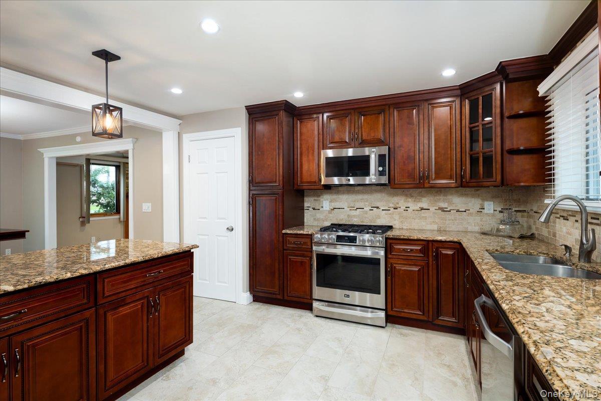 Single Family Piccadilly Downs  Nassau County, NY 11563, MLS-1034427-10