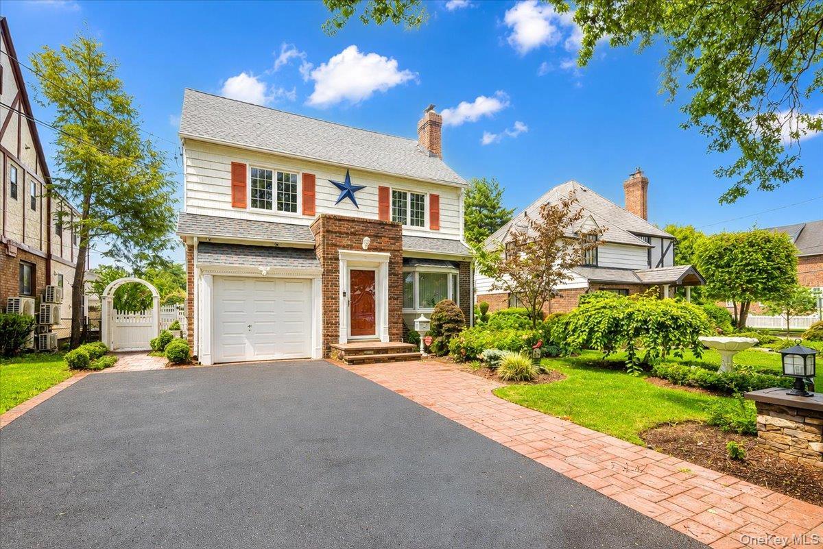 Single Family Piccadilly Downs  Nassau County, NY 11563, MLS-1034427-2