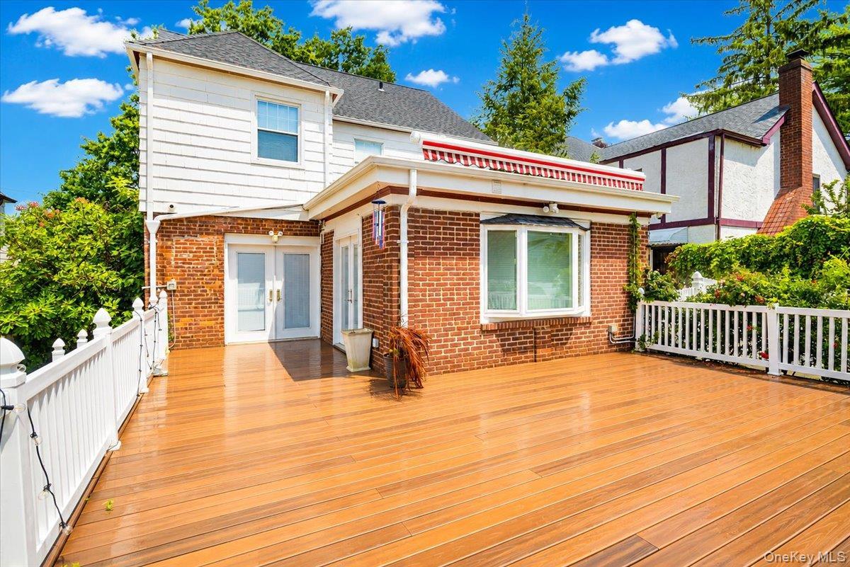 Single Family Piccadilly Downs  Nassau County, NY 11563, MLS-1034427-31