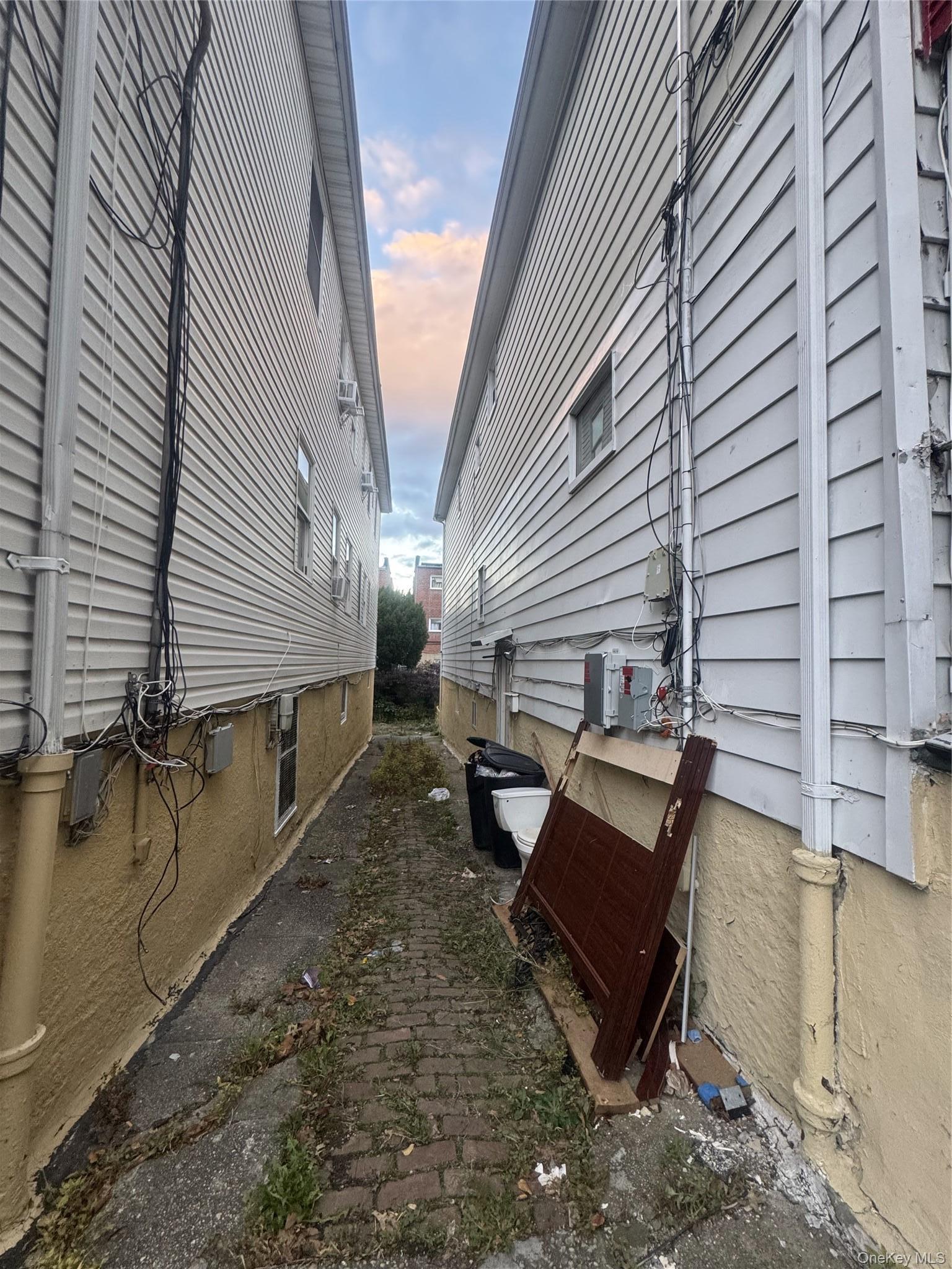 Single Family Edson Avenue Bronx, NY 10466, MLS-1034430-8