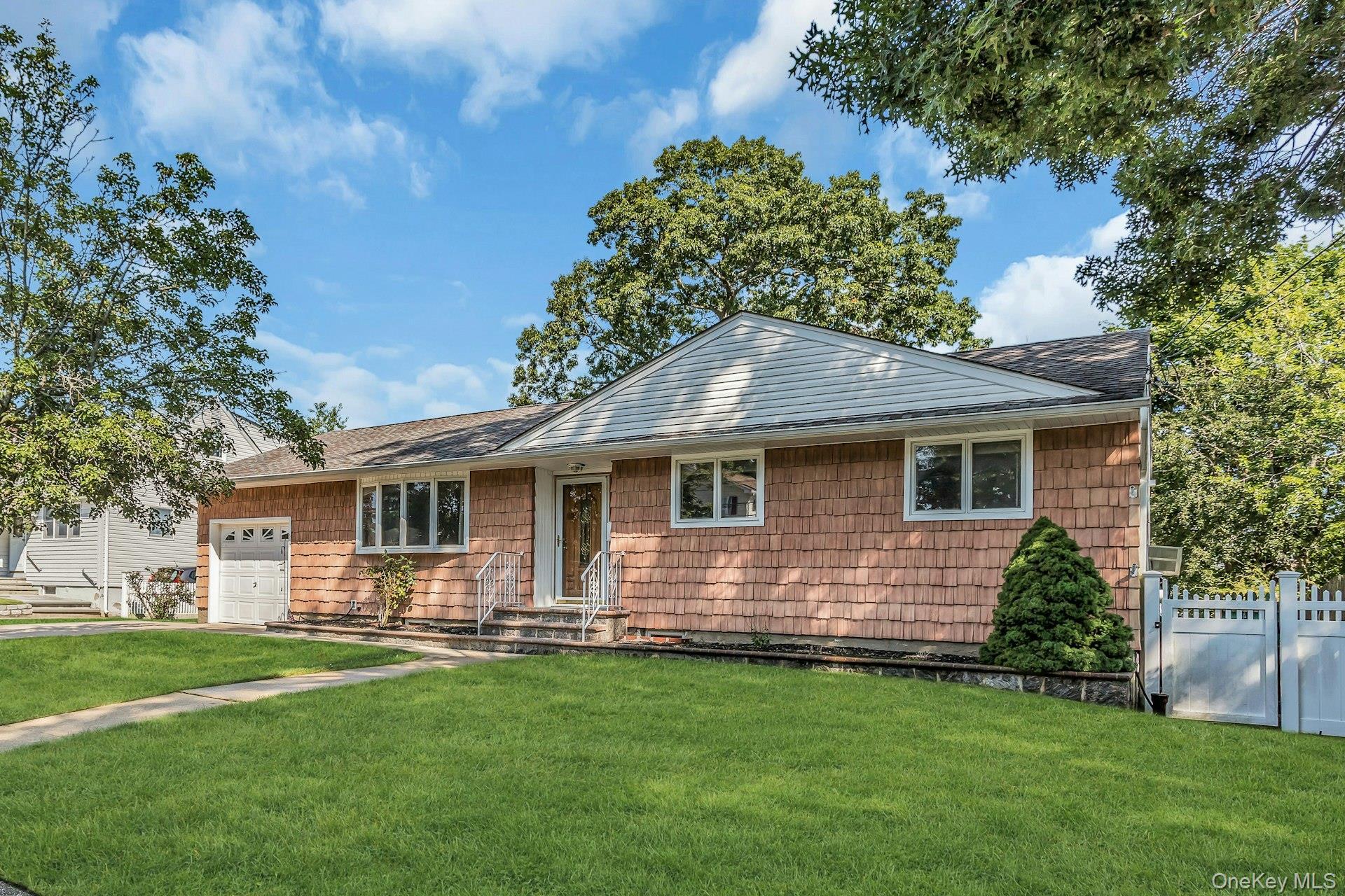 Single Family Jerome Street  Suffolk County, NY 11757, MLS-1034488-2