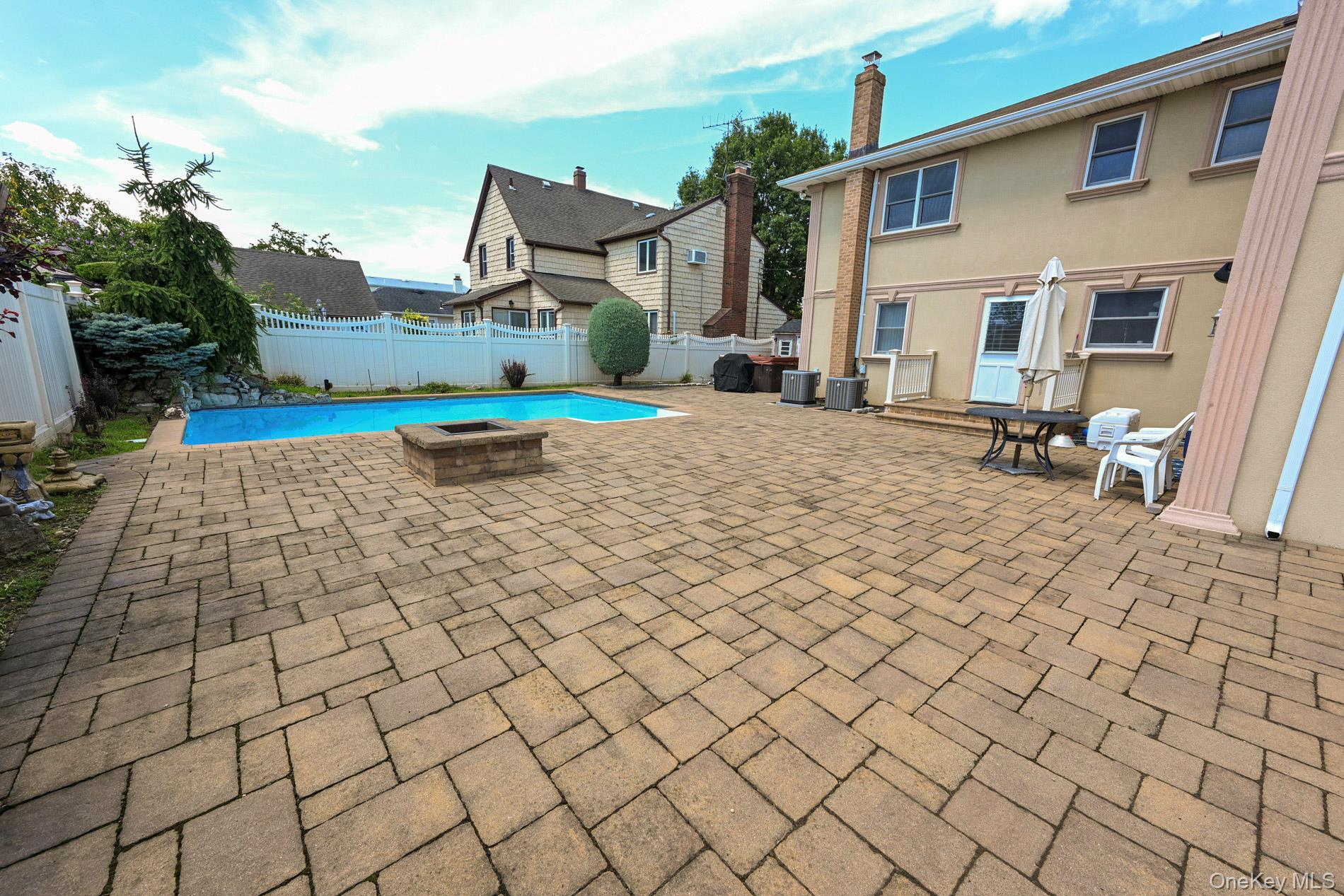 Single Family Maloon Avenue  Nassau County, NY 11010, MLS-1034516-32