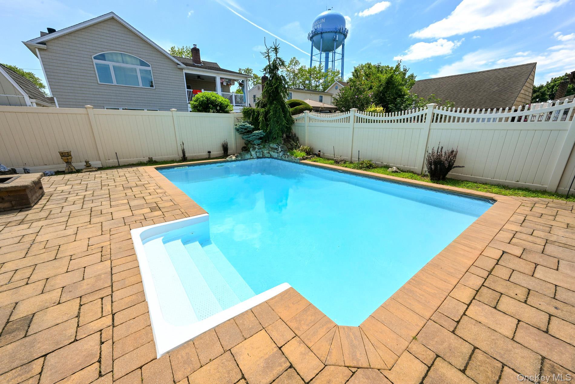 Single Family Maloon Avenue  Nassau County, NY 11010, MLS-1034516-33