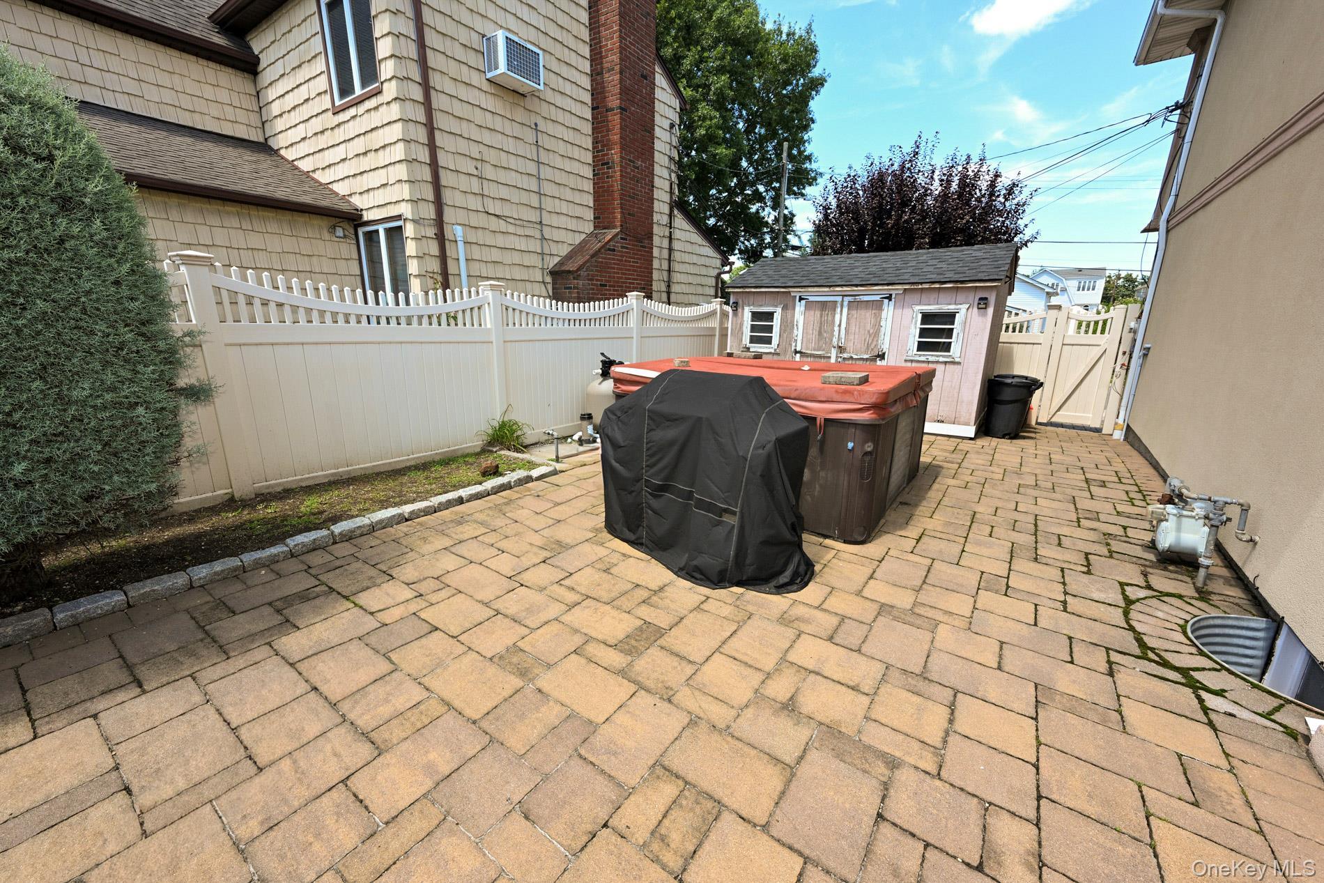 Single Family Maloon Avenue  Nassau County, NY 11010, MLS-1034516-37