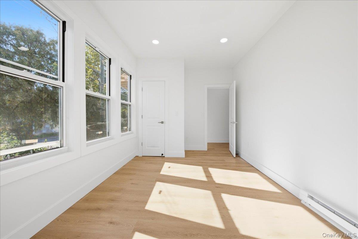Single Family Tiemann Avenue Bronx, NY 10469, MLS-1034559-14