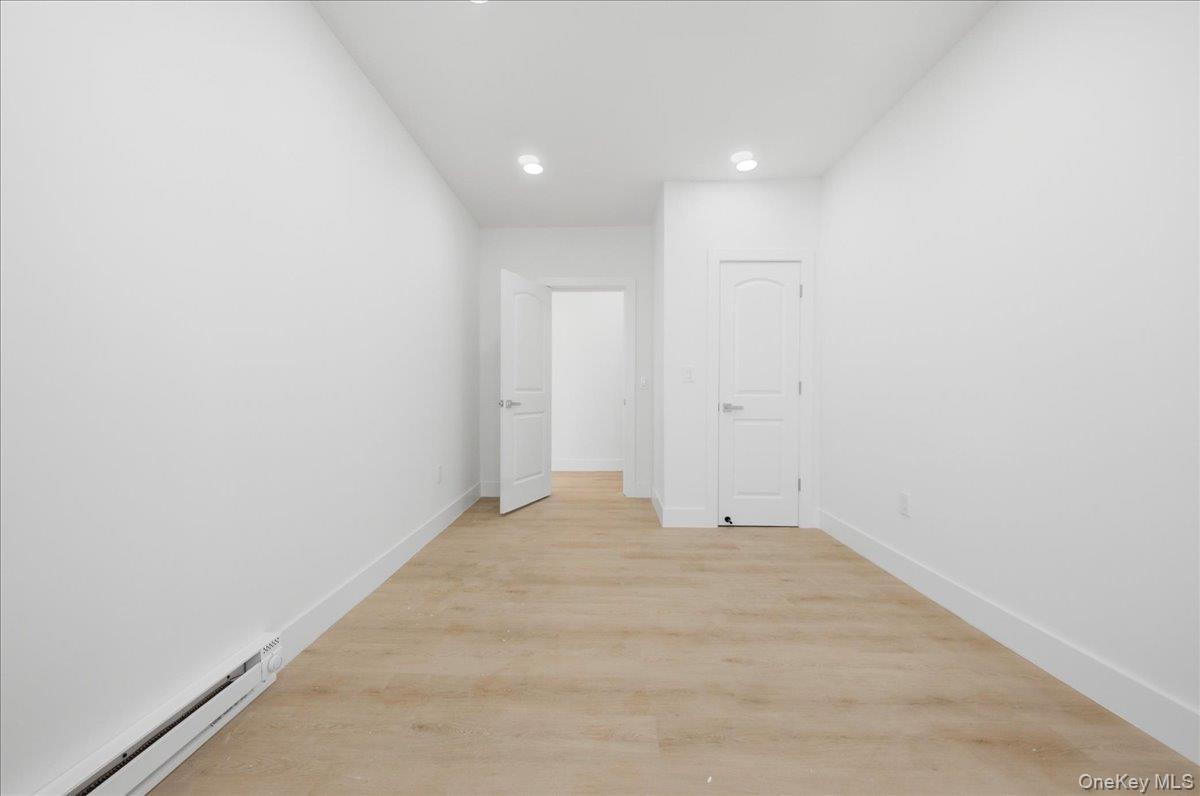Single Family Tiemann Avenue Bronx, NY 10469, MLS-1034559-15