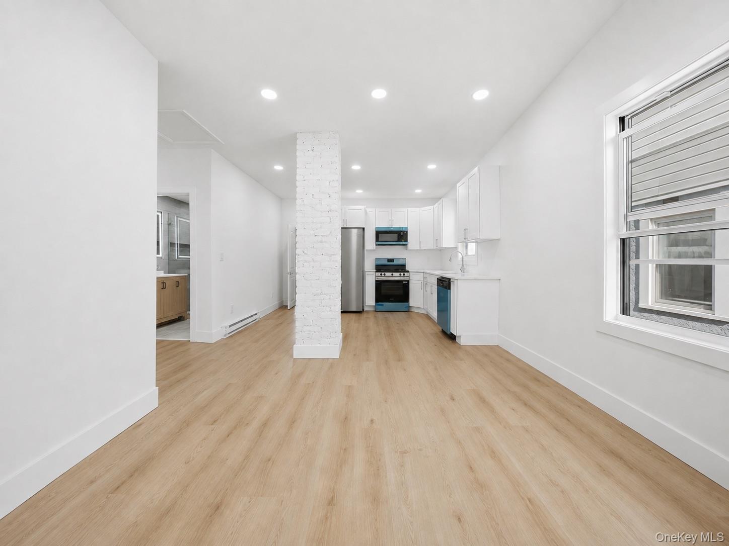 Single Family Tiemann Avenue Bronx, NY 10469, MLS-1034559-22