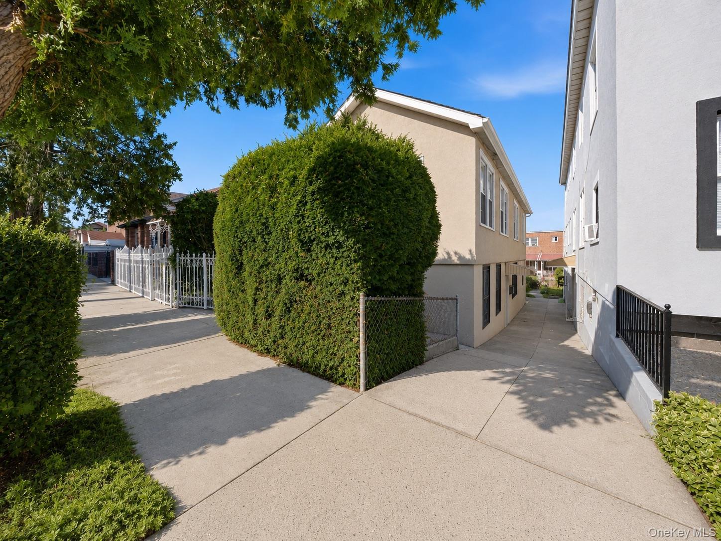 Single Family Tiemann Avenue Bronx, NY 10469, MLS-1034559-31