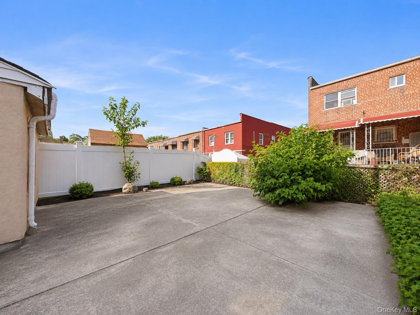 Single Family Tiemann Avenue Bronx, NY 10469, MLS-1034559-33