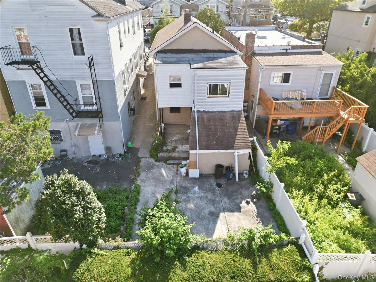 Single Family Tiemann Avenue Bronx, NY 10469, MLS-1034559-37