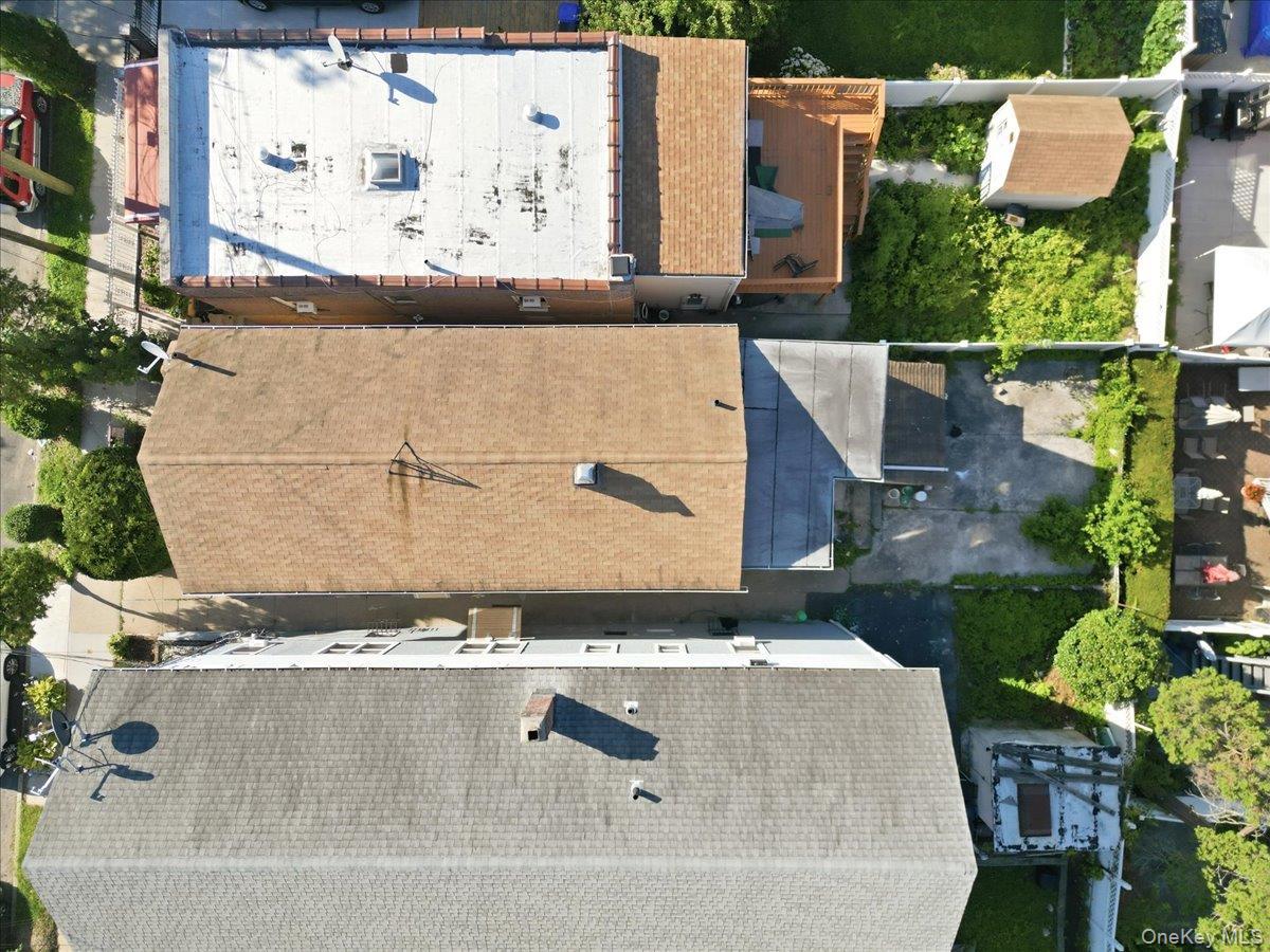Single Family Tiemann Avenue Bronx, NY 10469, MLS-1034559-38