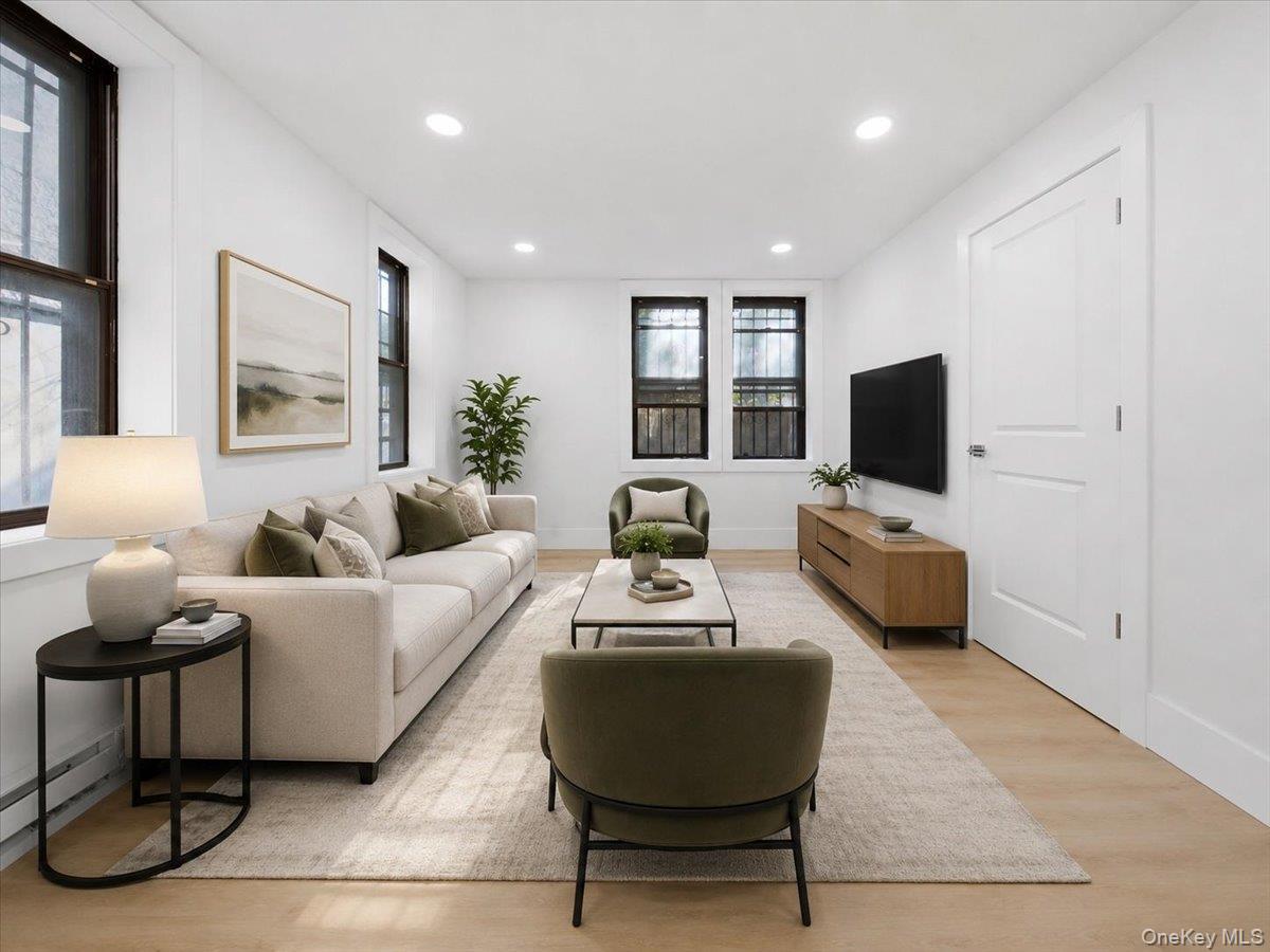 Single Family Tiemann Avenue Bronx, NY 10469, MLS-1034559-5