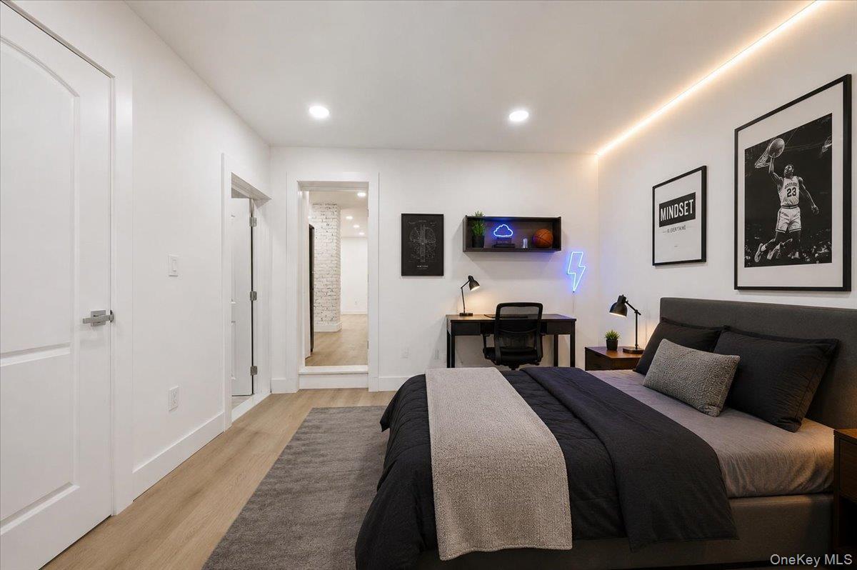Single Family Tiemann Avenue Bronx, NY 10469, MLS-1034559-6