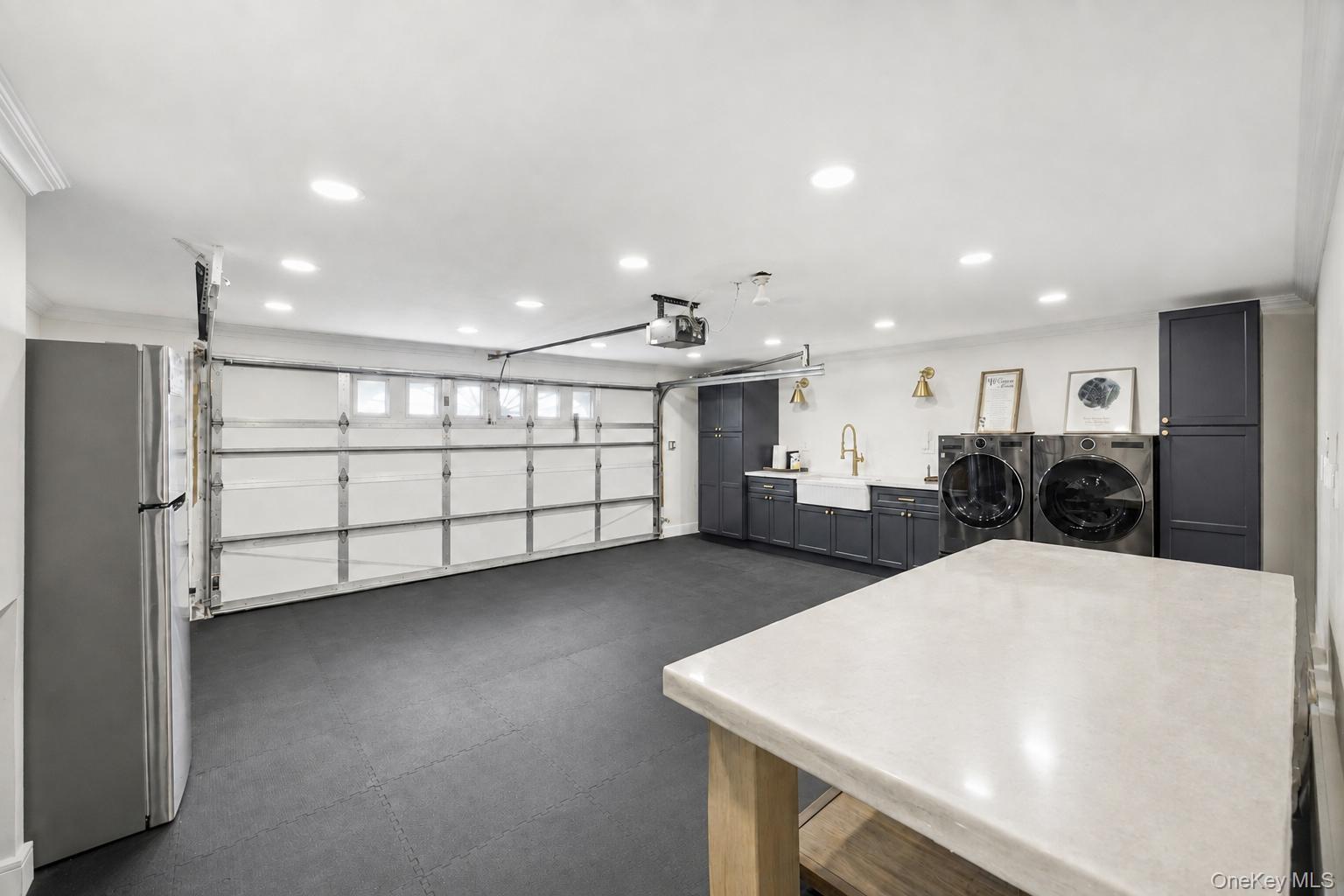 Single Family Balsam Drive Nassau County, NY 11801, MLS-1034569-26